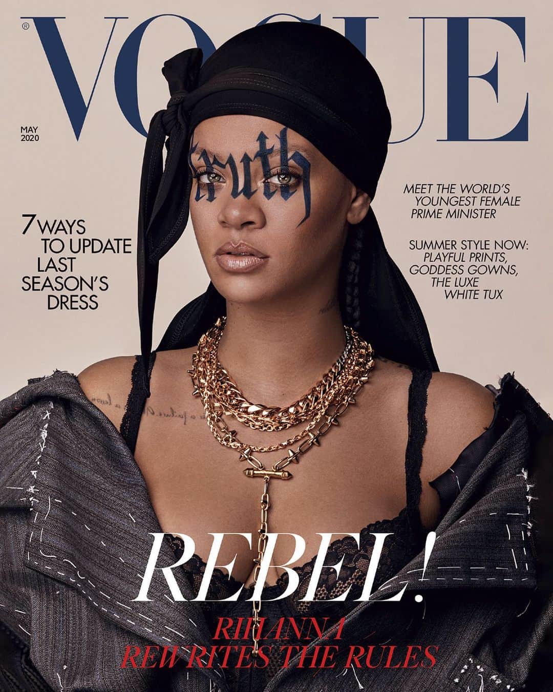 リアーナのインスタグラム：「TRUTH. @BritishVogue @StevenKleinStudio @Edward_Enninful」