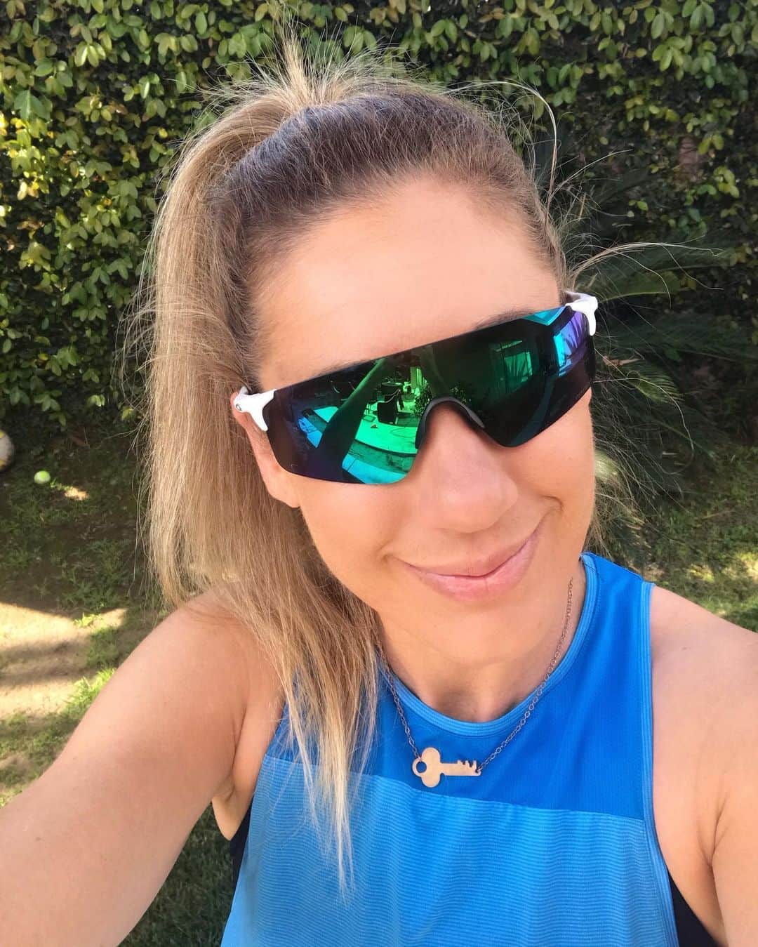 エイプリル・ロスのインスタグラム：「The future is still bright! 😎 ⠀⠀ Tokyo 2020 Olympics have been given a NEW official date 🙌🏼 Setting my sights on competing at the Games in my @oakley shades 🤗 from July 23rd through August 8th, 2021! 👊🏼🇺🇸❤️ ⠀⠀ I jotted down a few thoughts (from my new office 👉🏼) in a new blog post at AprilRossBlog.com 📝 #Tokyo2020 #Tokyo2021 #StayStrong #StayActive #Olympics」