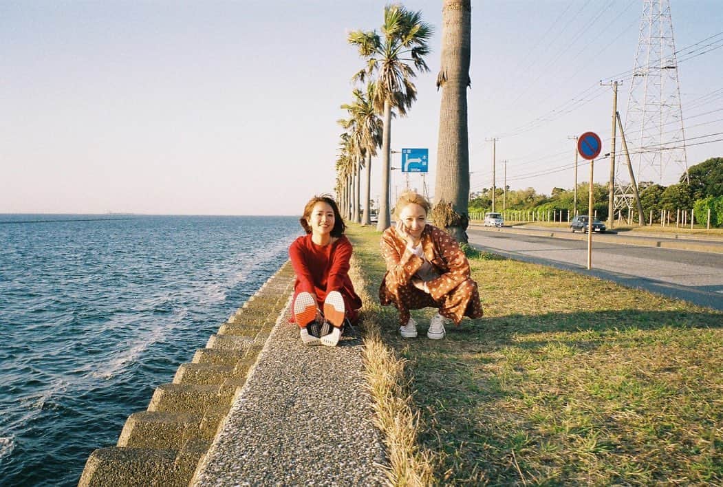 Ami さんのインスタグラム写真 - (Ami Instagram)「少し前に、Ayaちゃんとフィルムカメラを持って千葉へ行った時の写真があがってきたので載せますね‼︎ お互いに撮りあったよ📸」3月31日 15時48分 - ami_dream05