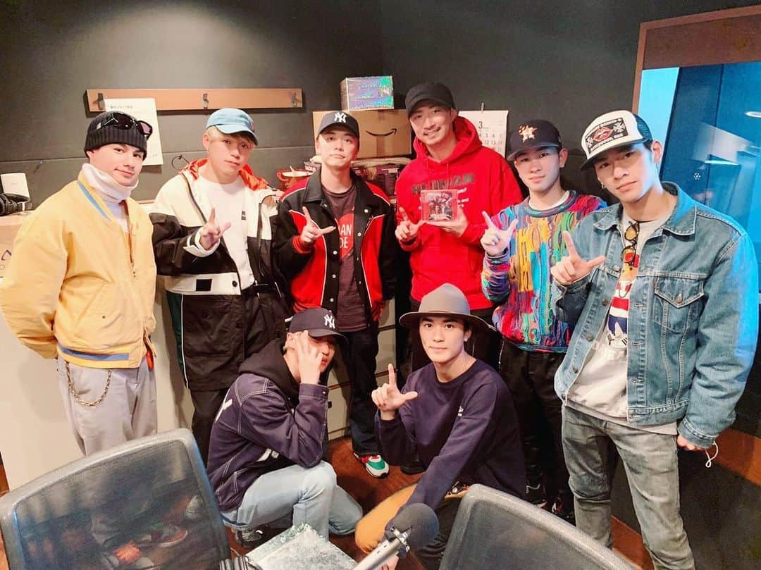 MAKIDAIさんのインスタグラム写真 - (MAKIDAIInstagram)「#Lラジ ballistickboyz との会 今日からオンエアです(^^)！ バリの軍団感のエネルギー上がります⤴️✨ ☆地域によってオンエアの タイミングは異なります。 御了承ください。  #bbz #日髙竜太 #加納嘉将 #海沼流星 #深堀未来 #奥田力也 #松井利樹 #砂田将宏  #jr.exile #exiletribe  またJFNPARKのアプリではオフトークも聴けるので是非チェックしてみて下さい！！」3月31日 15時51分 - exile_makidai_pkcz