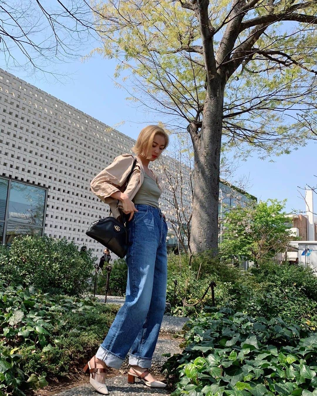 平アスカさんのインスタグラム写真 - (平アスカInstagram)「. 👖 @westoveralls  @westoveralls_stawests 🧡 . 腰がひろくてほとんどのデニムがあわないのだが、、このデニムは綺麗にみせてくれる🥰🌸 #westoveralls #denim」3月31日 16時45分 - asucataira