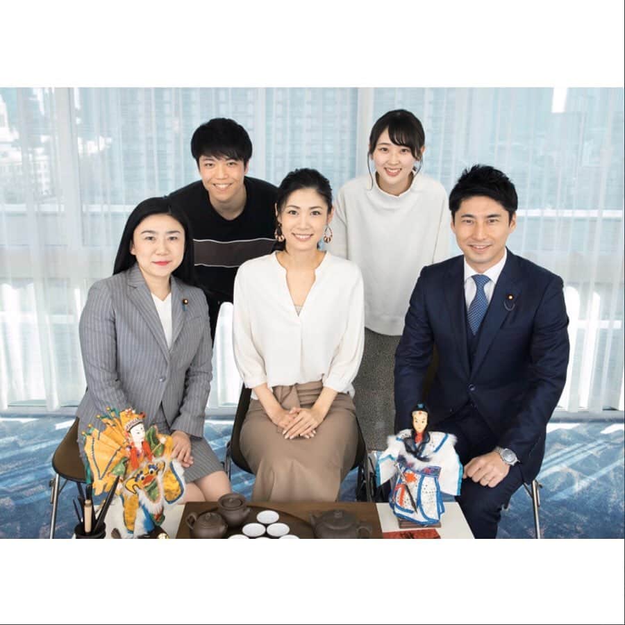 加藤侑紀のインスタグラム：「1月中旬に台湾について対談をさせて頂いた自民党青年局パンフレット【国に届け】が出来上がったそうです❗️ 日本と台湾の結び付きと、より興味を持って頂けるような魅力を、愛情いっぱい5ページ分お話しました☺️リンクからWeb版も見られるので是非ご覧下さい✨ そしてコロナが終息したら、台湾へ息抜きに是非！私も行きたいなぁー、それを糧に乗り切ろうっと。そんな日が早く訪れますように🙏 ・ 一月中參與的自民黨青年局訪談出爐了❗️ 討論台灣的魅力和台日友誼，充滿台灣愛的五頁☺️ 希望新冠肺炎早日結束，可以到台灣透透氣。現在大家一起撐下去 一起加油喔🙏  https://www.jimin.jp/18voice/ ・ ・ #国に届け #自民党青年局 #日台友好 #台日友好 #コロナに負けない #打敗新冠肺炎 # #日台ハーフ #台日混血  #台湾文化 #台湾旅行 #台灣旅遊 #台湾 #台灣 #formosa #日本 #ハーフ #混血兒 #女優 #演員 #actress #日本語 #日文 #中国語 #中文 #バイリンガル」