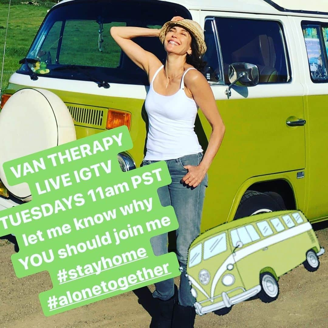 テリー・ハッチャーさんのインスタグラム写真 - (テリー・ハッチャーInstagram)「#vantherapy It’s all happening LIVE IGTV from the van Tuesdays 11 am PST. Let’s talk gratitude, forgiveness, fear, insecurities, hope, dreams, and of course sex (or the lack of it😉 let me know what you deem worthy of a good therapeutic chat. Maybe you’ll be the next to join me. Obviously Im not an licensed  therapist nor have I played one on tv. #hatchingchange #positivity #connecting #stayhome #alonetogether #talkitout」3月31日 8時56分 - officialterihatcher