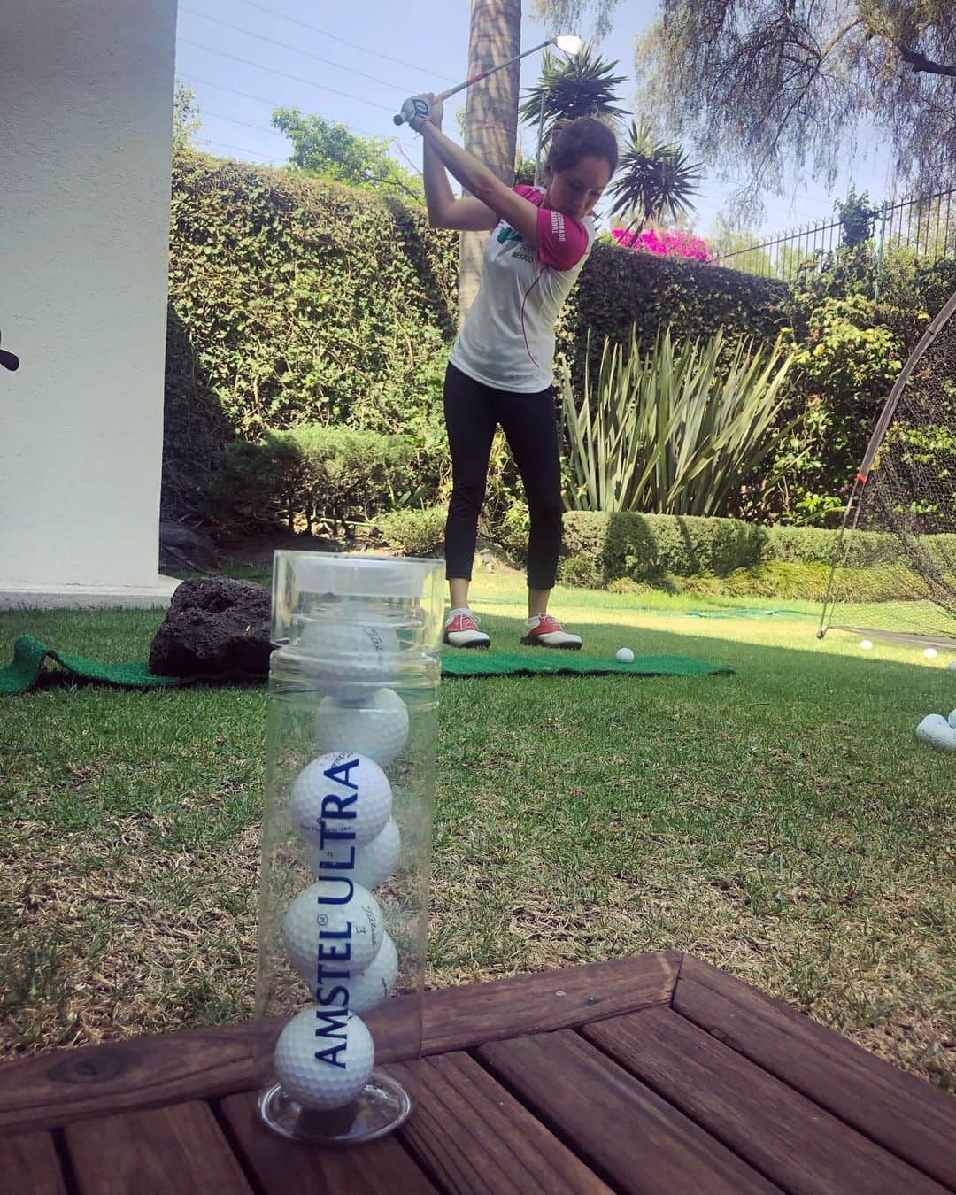 アレハンドラ・ジャネサのインスタグラム：「#quedateencasa @amstelultra #challengerteam」