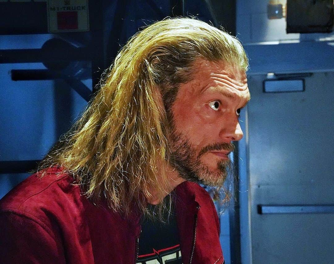 WWEさんのインスタグラム写真 - (WWEInstagram)「@randyorton might’ve dug himself into a hole that @edgeratedr plans on keeping him in! #WWERaw」3月31日 11時07分 - wwe