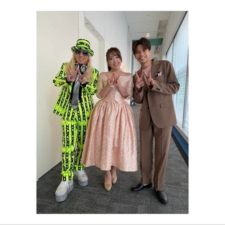森崎ウィンのインスタグラム：「本日、 #スッキリ 生歌出演を #平原綾香 さんと共に、出させて頂きました。見てくださった皆々様、ありがとうございました。いや〜緊張しました。本当に、生放送は駄目だ。緊張する。でもね、でもね、あのコーナーに出れた事、本当に嬉しいんです。しかも平原さんとデュエット。なんて贅沢な。これも平原さんのお陰です。本当に感謝してます。でもちょっと反省点が…。もっと俺頑張る!! 一人でも多くの方に元気を。 届きますように。 #もしも  #森崎ウィン  #winmorisaki  #djkoo さん 最高でした(^o^)うふふ」