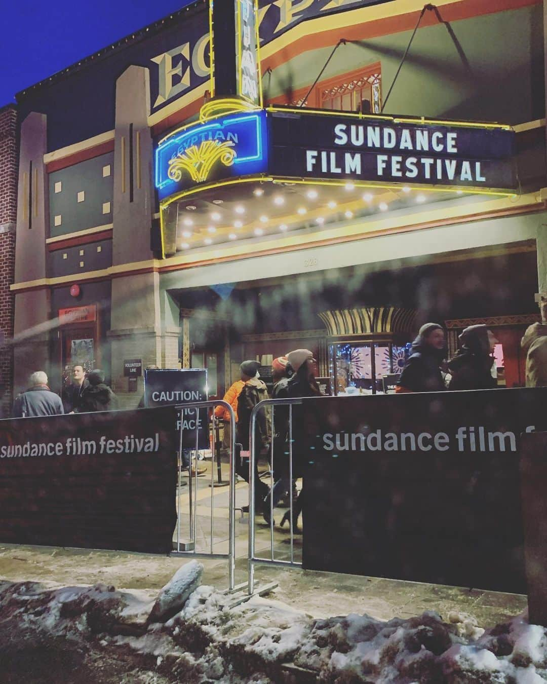 吉野紗香のインスタグラム：「Sundance film festival の最中iPhone をアクシデントにより使用出来ずにいました😱ここ最近やっと復活したのですが、志村けんさん。志村さんはご一緒させて頂いた20歳の頃の私に、たけしさんからのご助言で映画を沢山観ておられるお話をして下さったり、芸能の大先輩としてもご助言を下さったり、私にも新しい価値観を下さりとても貴重な体験を頂きました。とても紳士で素敵な志村さん、またこの世でお会いしたかったです。。ご冥福をお祈りします。#sundancefilmfestival #sundance2020 #志村けんさん #紳士　#素敵　#ご冥福をお祈りします」