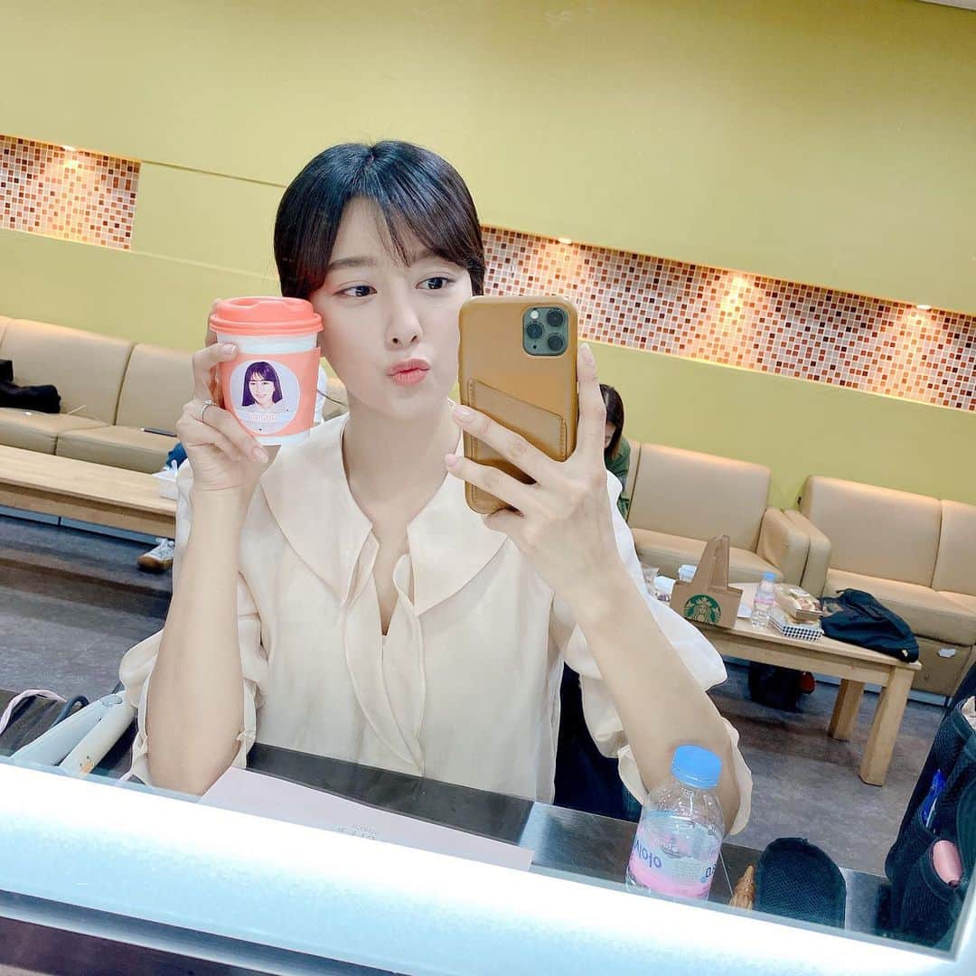 チェ・ユンソのインスタグラム：「맛있게 잘 먹었습니당~🙌🏻 힘이난다 힘이나~  이희원장님 지영쌤 쵝오!!🧡」