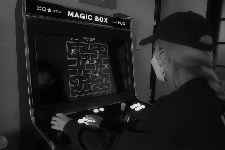 ロゼさんのインスタグラム写真 - (ロゼInstagram)「Me in the midst of an intense game of pacman 🎮 (ignore the high score, i got much better)」3月31日 12時53分 - roses_are_rosie