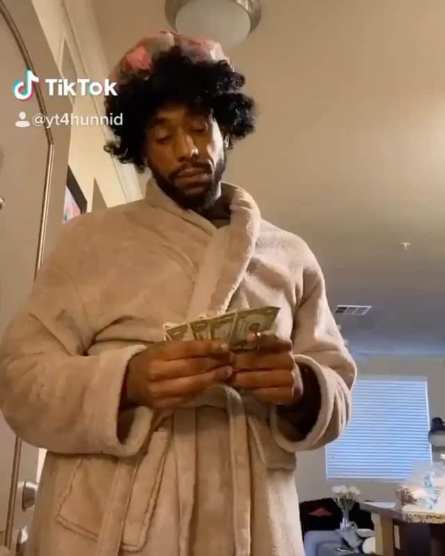 ポール・ジョージのインスタグラム：「The homie @itsmeyt_ sick 😂😂」