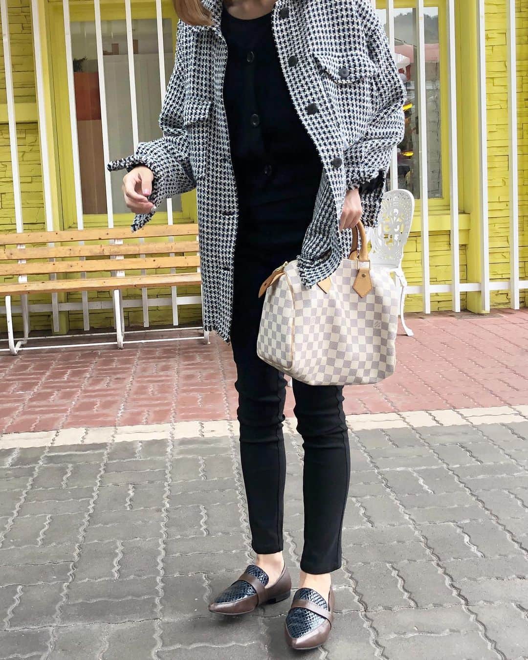 のインスタグラム：「いつぶり😅 なかなかお出かけもできずで子どもは力が有り余って大変😂 なんとか乗り切ろう #カジュアル#スキニーコーデ」