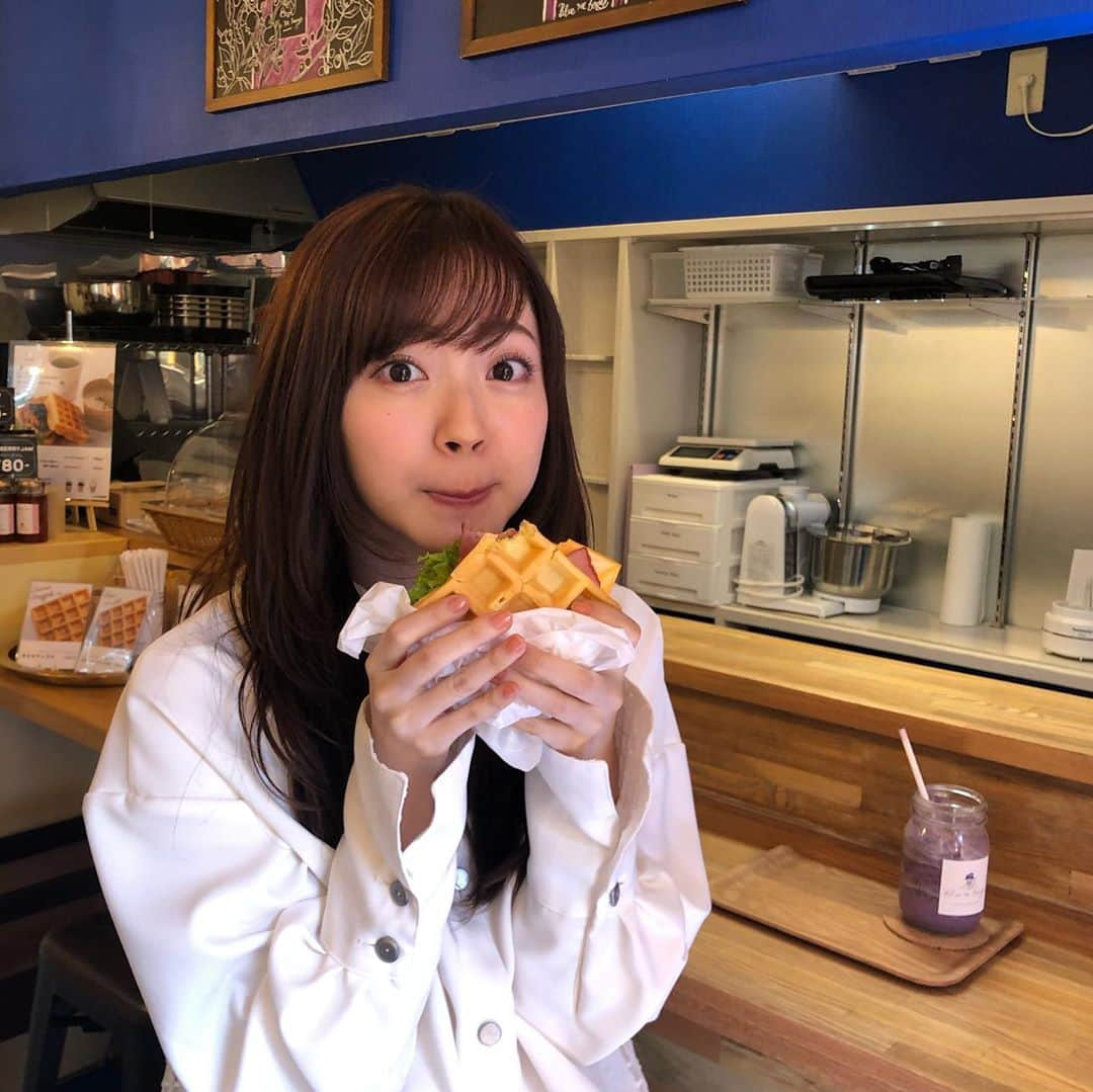 鈴木愛理さんのインスタグラム写真 - (鈴木愛理Instagram)「✴︎ 昨日！3月30日発売のかつしかWalkerに『鈴木愛理のよくばりGirl'sさんぽ』で登場しています💓 . とにかく楽しすぎるロケでした！街ももちろんですが、スタッフの皆様も顔なじみの方々で温かすぎる現場！幸せだったな❤︎載せたい写真がたくさんです〜😌 . まずは、おいしすぎるブルーベリー物がたくさん食べれた @blue_the_berry_ 💓亀有です〜！いくつかに分けて載せますのでお付き合いくださいね😉 . #かつしかwalker」3月31日 14時47分 - airisuzuki_official_uf