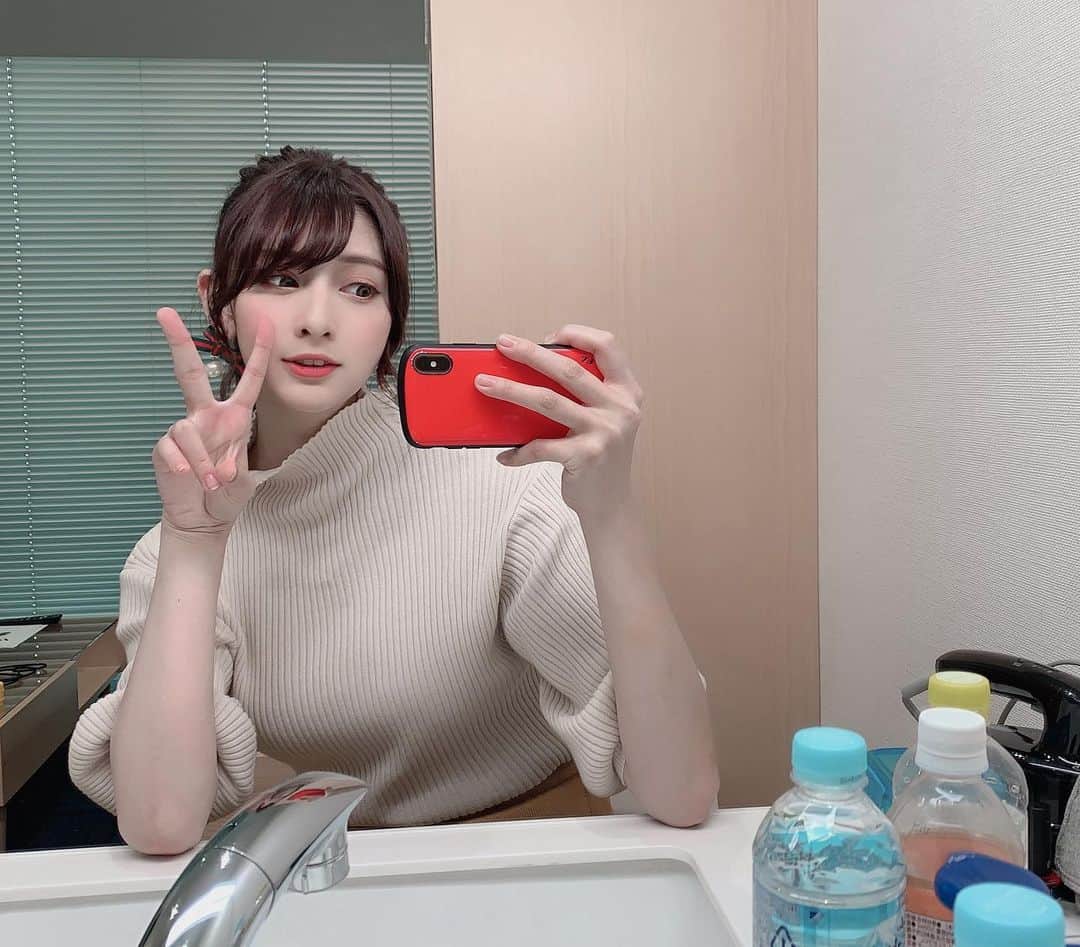 のインスタグラム：「この前の写真〜👶👶﻿ みんななにしてるのーーー？﻿ ﻿ #アンジェラ芽衣 #写真 #photo」