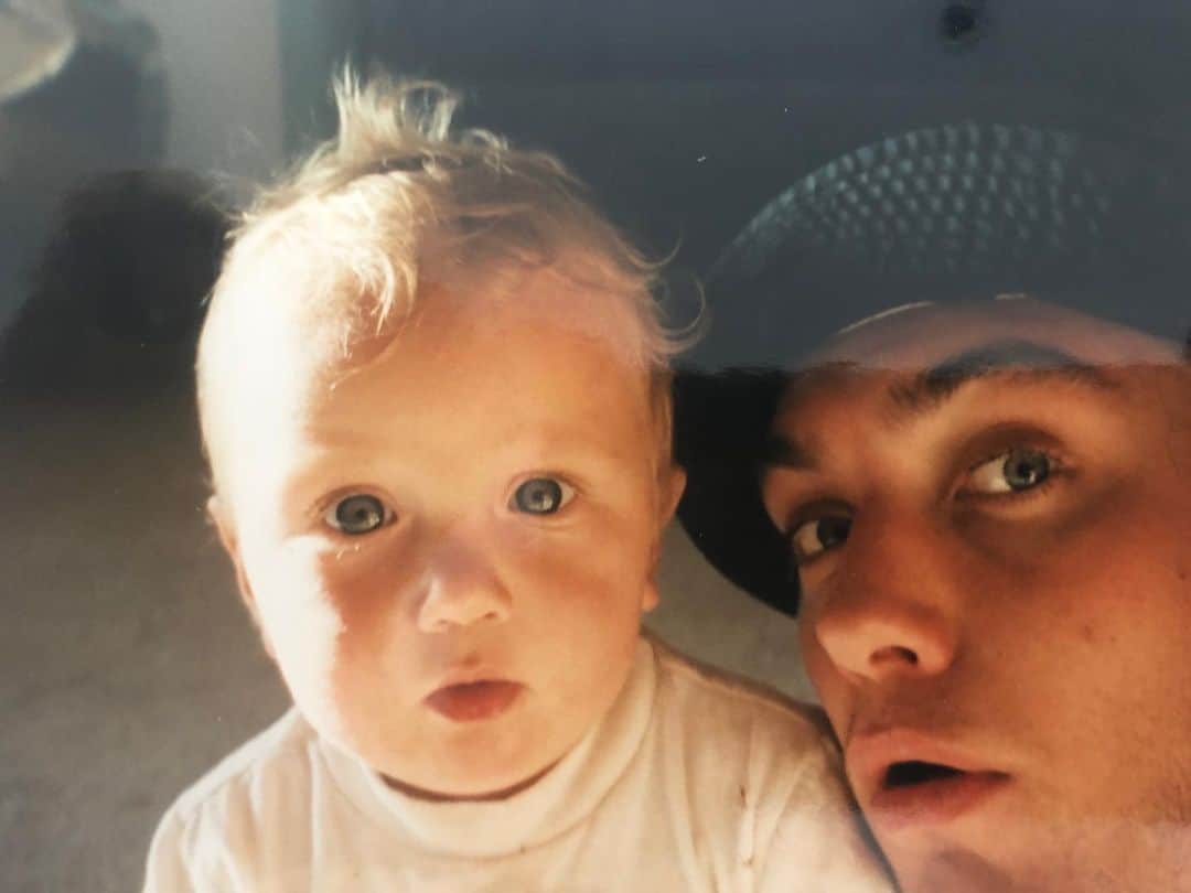 ラファティ・ロウのインスタグラム：「Son and Dad.」