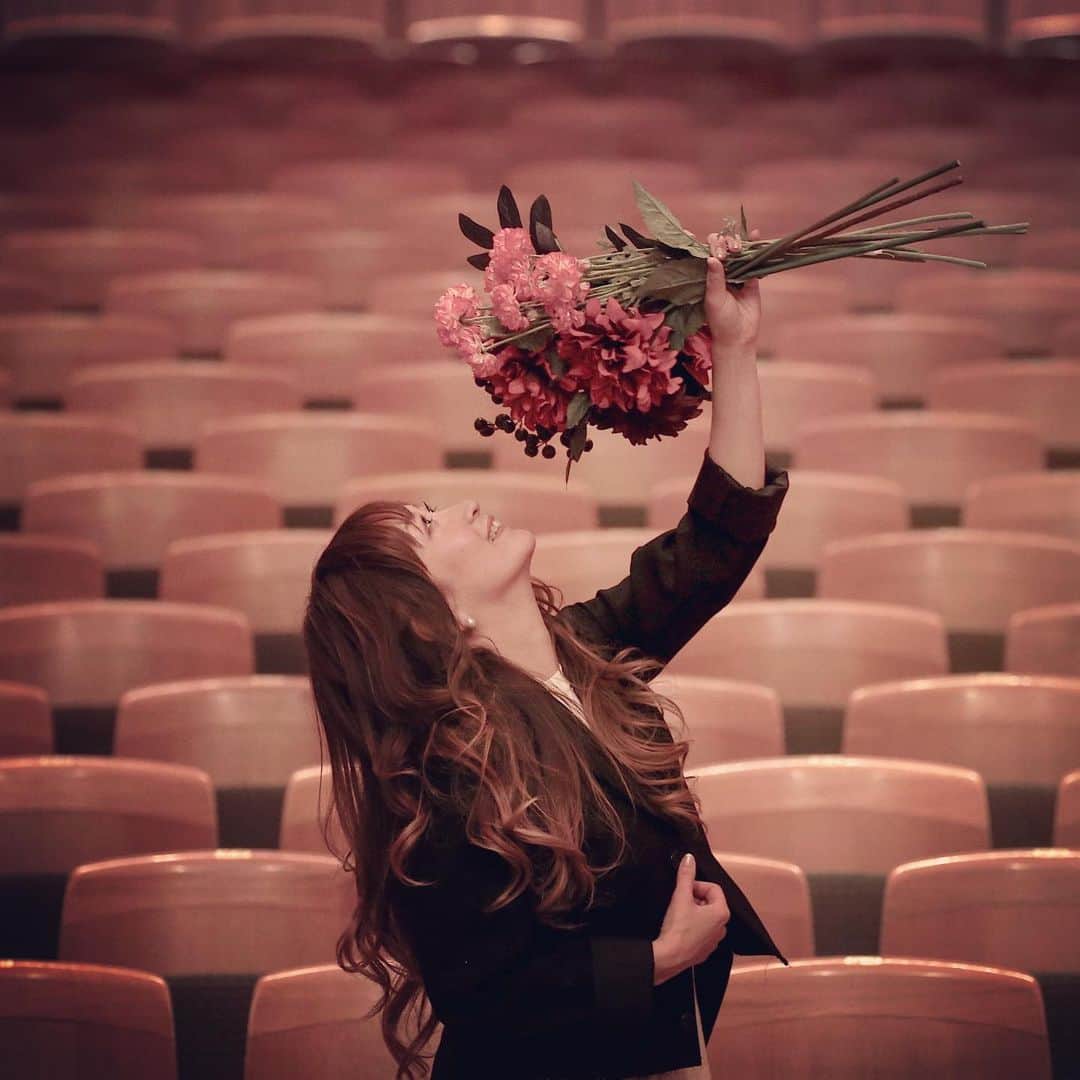KOKIAのインスタグラム：「Please visit my Facebook KOKIAofficial to watch a stream live show! Stay safe, stay home! #tokyo #japan #japon #kokia #photography #歌手 #コキア #insta #art #beautiful #picoftheday #follow #女性 #ソングライター #photooftheday #woman #jmusic #ボーカリスト #singer #songwriter #jpop #vocalist #voice #声 #ライブ #live #綺麗 #日本 #concert」