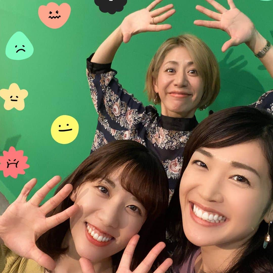 佐藤美樹さんのインスタグラム写真 - (佐藤美樹Instagram)「春は出会いと別れの季節。イブ6＋の気象予報士☀️神谷亜弓さんは、新天地NHK鹿児島局で気象キャスターに🌸いつも一生懸命お天気に向き合う姿に刺激を沢山もらいました🍏🍎 ★━━━━－－－－ #ミヤリーとかぁみぃ #頑張りンゴ  #可愛いかぁみぃ #卒業  #寂しい  #神谷亜弓 さん #イブ6プラス  #木曜日メンバーもラストでした #ほんとにみんな仲良し #ありがとう  #感謝  #情報番組  #栃木  #フリーアナウンサー  #女子アナ  #佐藤美樹」3月31日 17時25分 - satomiki0224