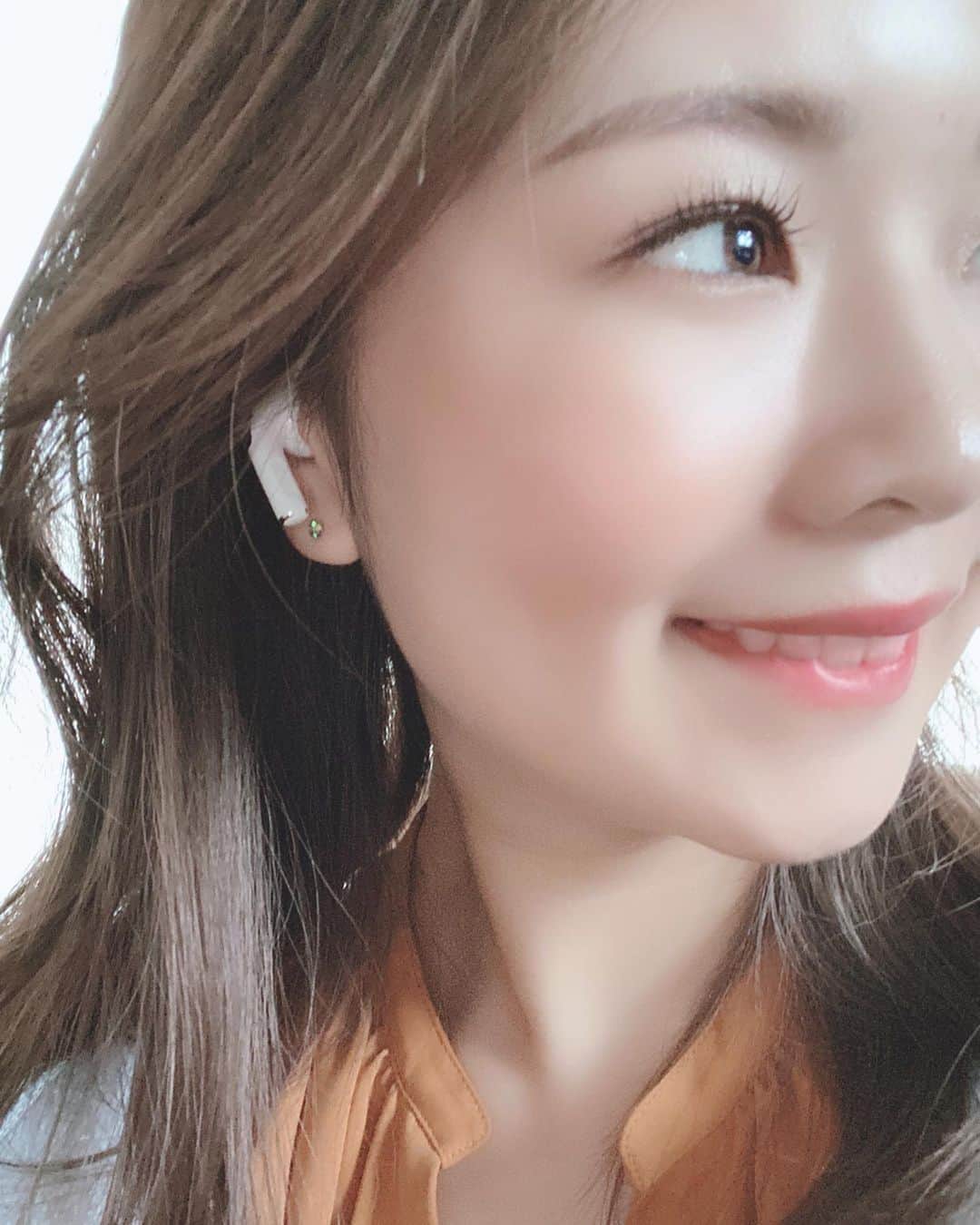 のインスタグラム：「犯罪係数(ストレス値)MAXだったけど、お家帰ったら良いことあった💓！！！！！！！！！！！ 誕プレもらった🤙🏻 ・ #airpodspro #birthdaypresent  #psychopass」