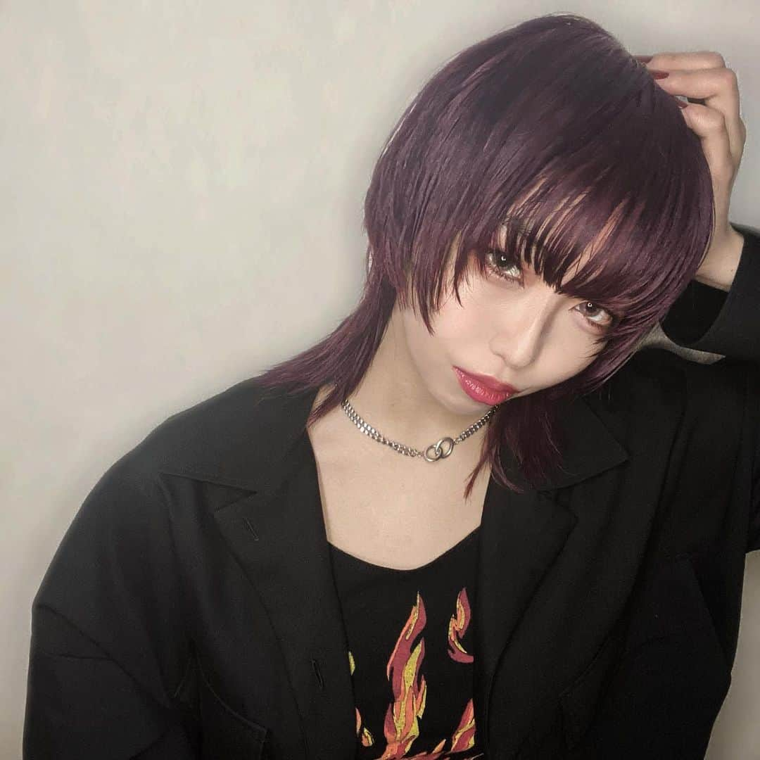 YU-KAさんのインスタグラム写真 - (YU-KAInstagram)「ちょっと前に @s_p_i_c_a で💇‍♀️ 折角なのに引きこもり生活だから 自分でセットしてみたのだけれど バーガンディウルフ めちゃくちゃいい感じです @___marie.h___ さん いつもありがとうございます❤️ #newhair #haircolor #spica #harajuku #tempurakidz」3月31日 17時40分 - yuka19981114