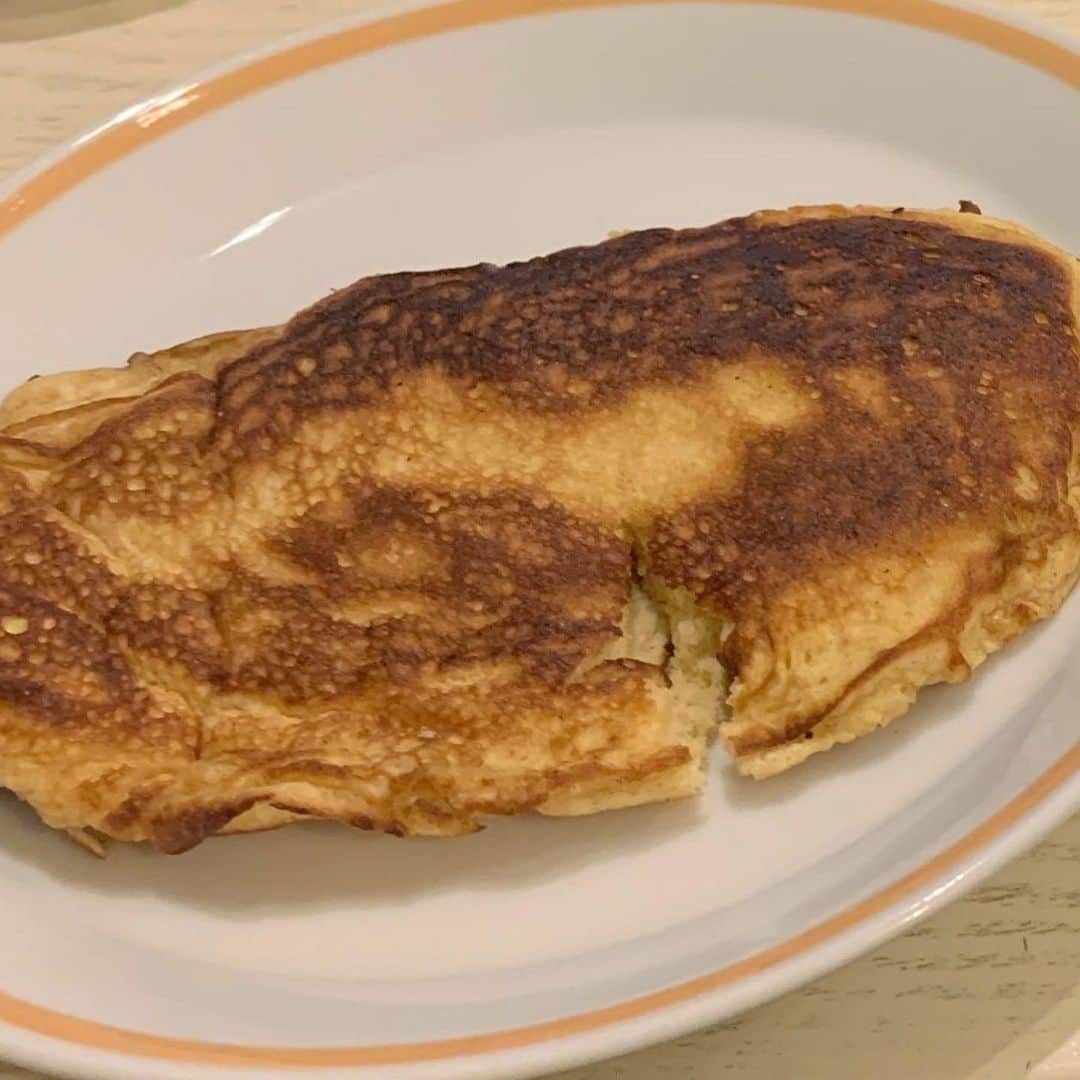 泉はるさんのインスタグラム写真 - (泉はるInstagram)「今日→昨日→一昨日のスフレパンケーキ🥞 初日のたい焼きみたいな失敗作も見てほしい #soufflepancake #pancakes」3月31日 17時40分 - haruppp717