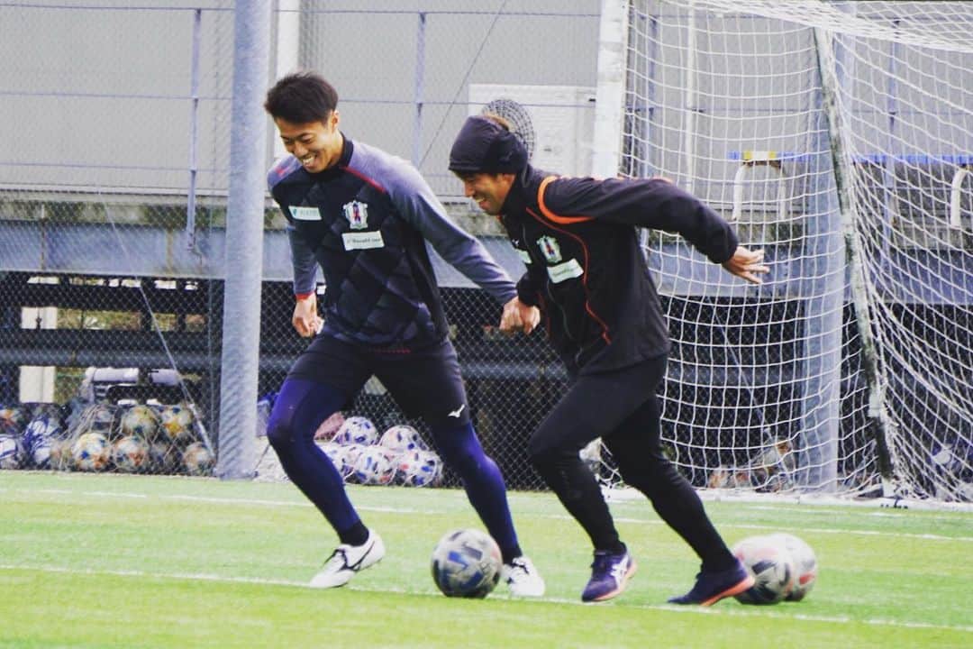 池田樹雷人のインスタグラム：「💑⚽️ . . #愛媛fc  #mizuno  #mizunofootball  #池田樹雷人  #西岡大輝」