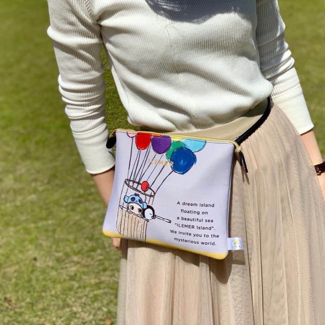 ILEMERさんのインスタグラム写真 - (ILEMERInstagram)「.﻿ ショルダーバッグ“PULAPULA”﻿ ﻿ 本日はウエストポーチへのアレンジ方法をご紹介📸✨﻿ ﻿ 腰の位置に下げて、ショルダー紐を調節するだけで簡単にウエストポーチに早変わり🤗﻿ ガラッと印象が変わりますよね👀‼️﻿ ﻿ 今日はいつもよりアクティブに動きたい💨﻿ そんな日はウエストポーチにしてみるのも﻿ オススメですよ💕﻿ ﻿ ﻿ 【PULAPULA ￥5800＋税】﻿ ﻿ ■スタッフ身長158cm﻿ ﻿ ============﻿ ﻿ ＜ハッピードールの次回入荷について＞﻿ 新型コロナウィルスの影響で﻿ 次回3月末入荷予定だった分については﻿ 現在、入荷の目処立っておりません。﻿ また、入荷時期が分かり次第、﻿ インスタでもご報告させていただきます。﻿ ﻿ ============﻿ ﻿ 【営業時間変更のお知らせ】﻿ ﻿ 新型コロナウィルス感染拡大防止および﻿ お客様、従業員の健康と安全の為、﻿ 4月7日(火)まで短縮営業が延長となりました。﻿ ﻿ ■アタオランド店■﻿ 営業時間:11:00〜19:00﻿ 皆様には、大変ご迷惑をお掛け致しますが﻿  何卒ご理解いただきますよう、お願い致します。﻿ ﻿ #ATAOLAND﻿ #アタオランド﻿ #ILEMER﻿ #ilemer#イルメール﻿ #kobe﻿ #fashion﻿ #instafashion﻿ #1周年﻿ #1thANNIVERSARY﻿ #アニバーサリー﻿ #ファッションにエンターテイメントを﻿ #キャンディプレゼント🍬﻿ #HAPPYDOLL﻿ #イーマリー#イルメールの世界﻿ #ケーピー#KP#🐧﻿ #新作 #PULAPULA #ポシェット #ウエストポーチ﻿ #ウェットスーツ」3月31日 17時52分 - ilemer_official