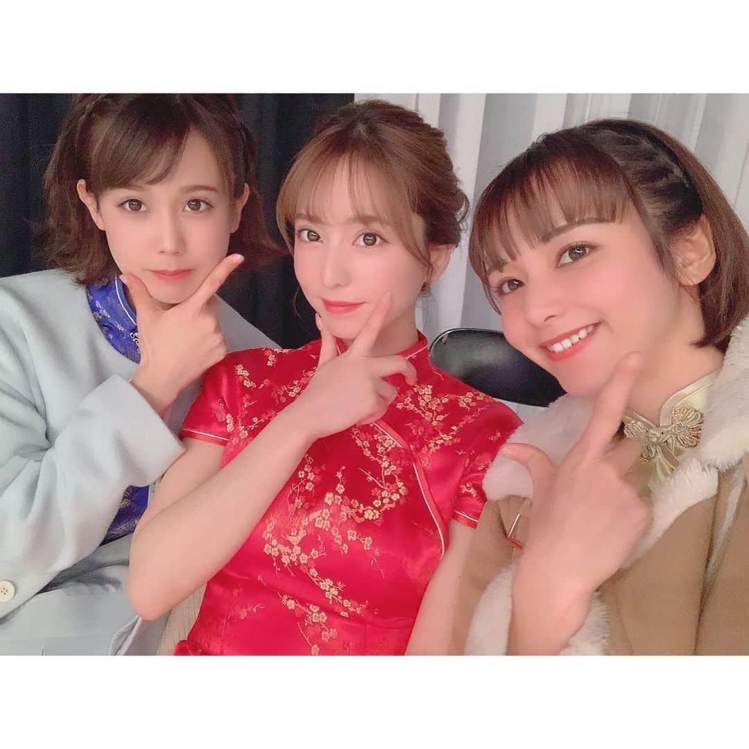 堀尾実咲さんのインスタグラム写真 - (堀尾実咲Instagram)「本日19:00〜21:48📺放送の「芸能人格付チェックBASIC2020」みてねっ＼(^o^)／ 瀬野ユリエちゃん相原美咲ちゃんといっしょにアシスタントしてます♥️ ・ ・ #芸能人格付けチェック #アシスタント #チャイナドレス」3月31日 18時35分 - misaki.horio