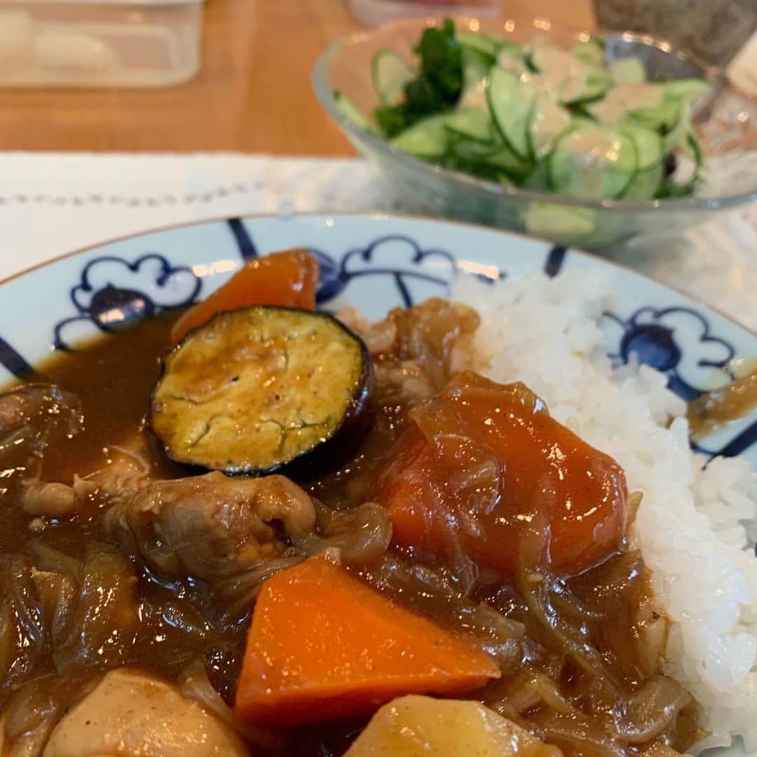 大月さゆのインスタグラム：「I ❤️CURRY  #身にしみる #家カレー🍛 #おかわりしまくり #何杯目か謎」