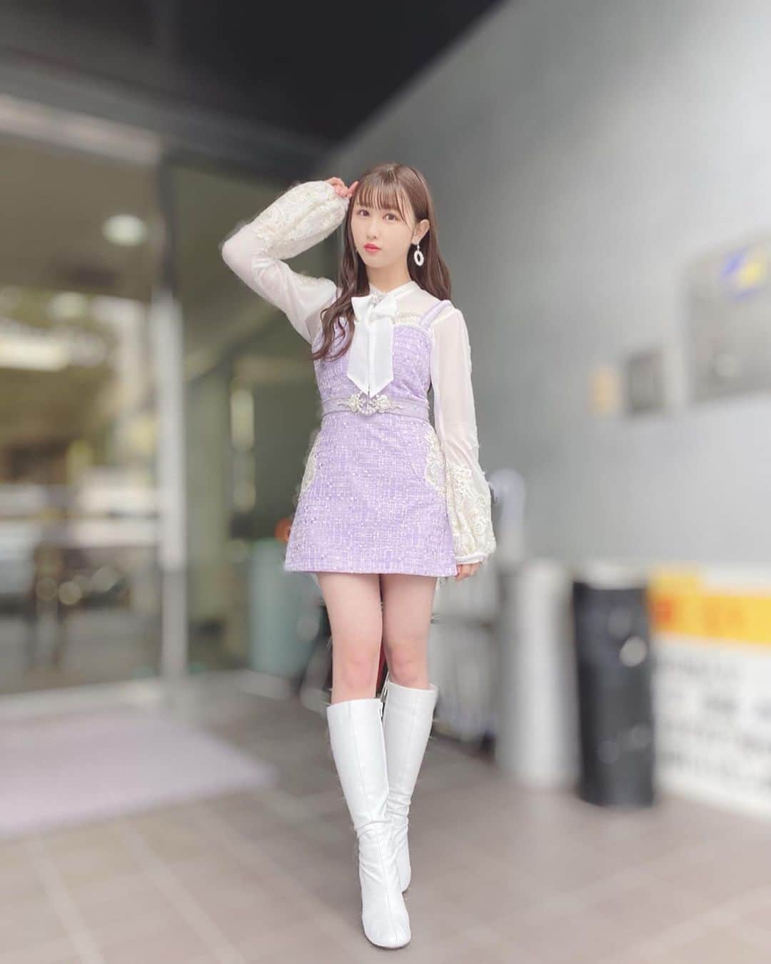 山本杏奈さんのインスタグラム写真 - (山本杏奈Instagram)「💜👗💜 『CAMEO』の衣装は今回もオサレカンパニーさんが作ってくださいました...♪*ﾟ  毎回フィッティングの時にひとりひとり細かくチェックをして下さり、世界に一つだけの素敵な衣装を用意してくださいます💍✨ 生地から作ってくださっていて、紫のトーンも2種類💜  そして私は大好きなワンピース型！ 特にベルトがお気に入りです❤︎ ㅤㅤㅤㅤㅤㅤㅤㅤㅤㅤㅤㅤㅤ  アイドルにとってかかせない衣装。 いつも本当に感謝です😿🙏🏻 この衣装を着て自分に自信をつけて頑張ります(≧▽≦) #オサレカンパニー さん #イコラブ #アイドル衣装」3月31日 19時02分 - yamamoto_anna_