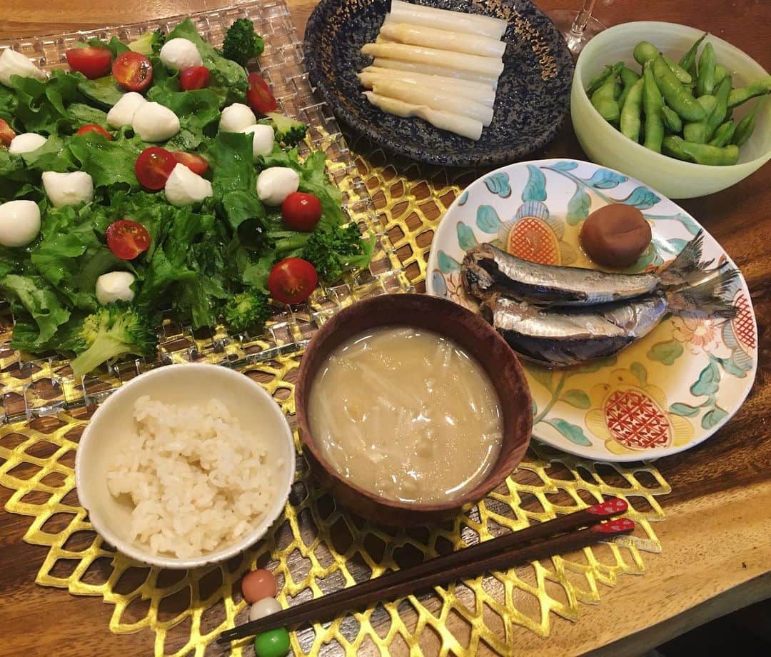六車奈々さんのインスタグラム写真 - (六車奈々Instagram)「今日も仕事は大忙しで、バタバタの夕食作り。  圧力鍋で鰯の梅煮を作りつつ、他の準備。  #お家ごはん #夕食メニュー #鰯の梅煮 #ごちそうさまでした #働くママ」3月31日 19時58分 - nanarokusha