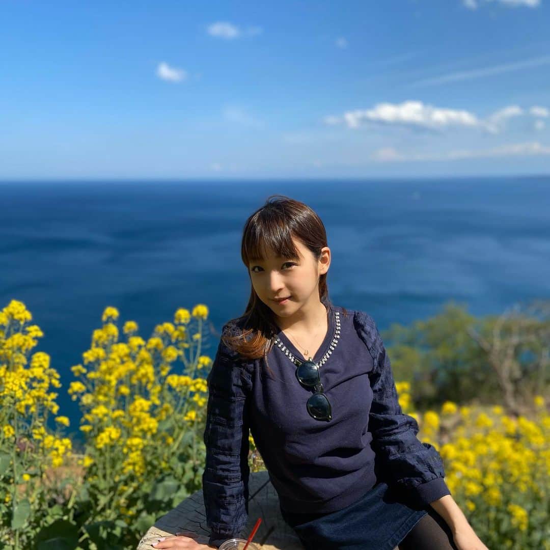 くぼたみかのインスタグラム：「Looking at the picture of the beach which I went before all the insanity...🤯 I’ll stay at home until I get to go to the beach again!!!😤 また早くビーチに行きたい‼️早く収まるように、今は家にいましょうね🏠 #stayathome #beach #quarantine #自粛中」