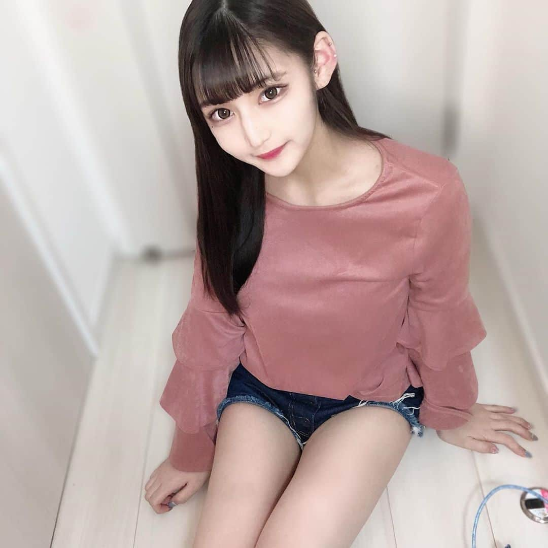 ねこのインスタグラム：「ふとももちゃん🥺  #ふともも #太もも痩せ #フェチ #ダイエット記録 #彼女感 #サロンモデル #デートコーデ #デート #cosplay #cosplayer #コスプレ #コスプレイヤー #グラビア #モデル #被写体 #地下アイドル #アイドル #idol #黒髪 #黒髪ロング  #かわいい女の子 #自撮り #自撮り女子 #自撮り界隈 #いいね返し  #japanesegirl #instagood #l4l #lfl #いいね」