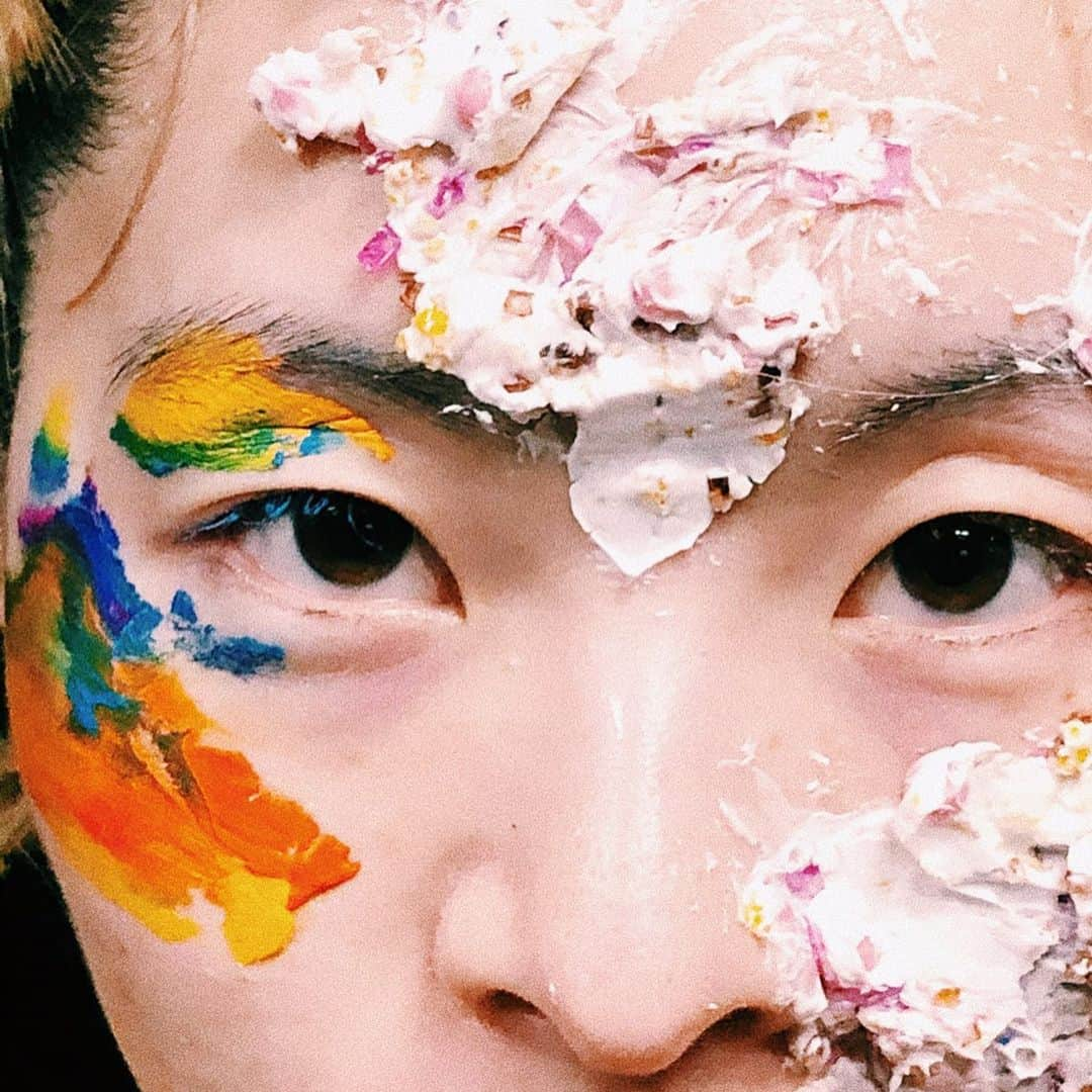 ユウキさんのインスタグラム写真 - (ユウキInstagram)「🍰🧁🍩🎂🍮🍦🍡🍫🧃 #nomorecake #chaiband #neokawaii #neoかわいい#makeup #artface」3月31日 20時35分 - yuukichan2