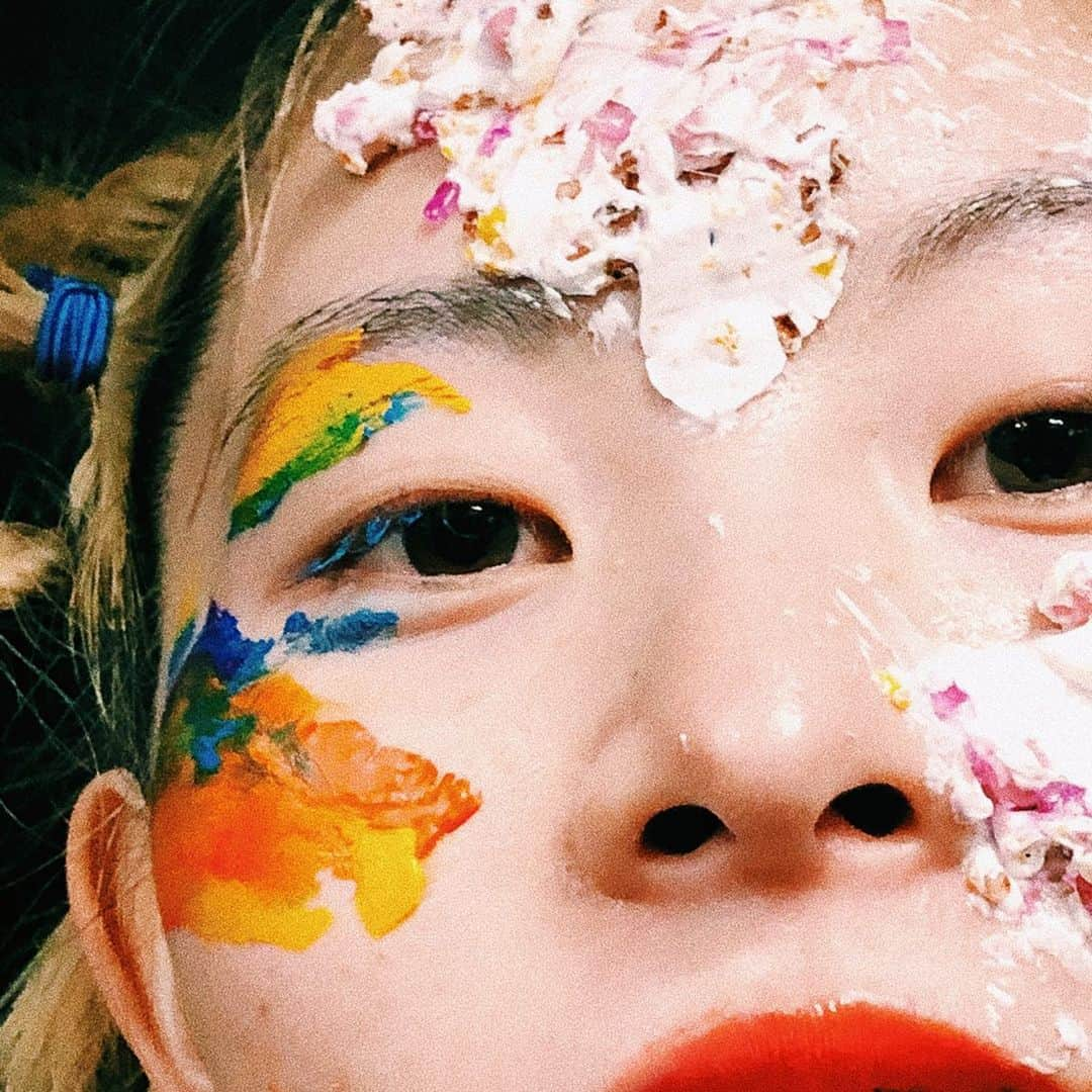 ユウキさんのインスタグラム写真 - (ユウキInstagram)「🍰🧁🍩🎂🍮🍦🍡🍫🧃 #nomorecake #chaiband #neokawaii #neoかわいい#makeup #artface」3月31日 20時35分 - yuukichan2