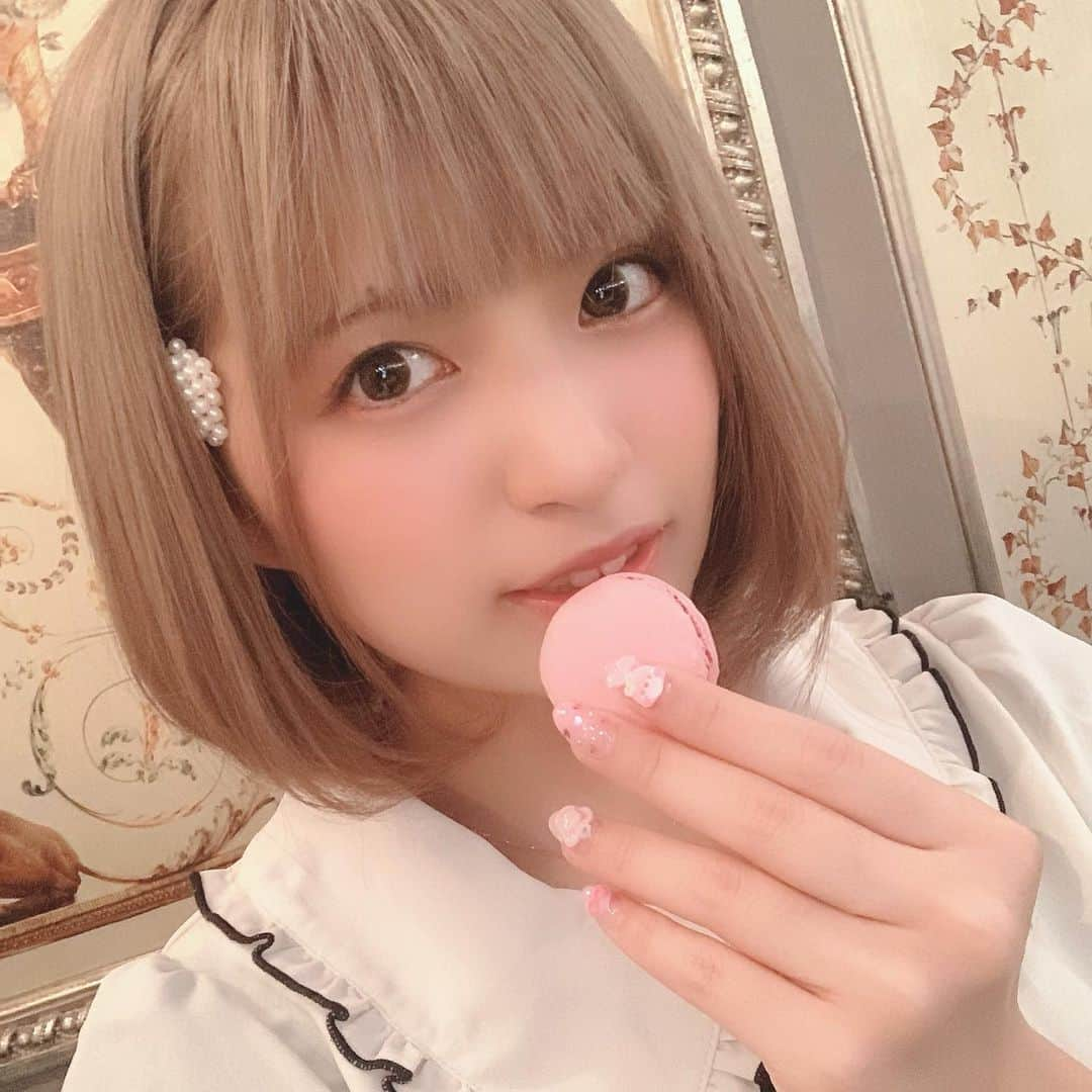 根尾あかりのインスタグラム：「初めての3Dネイル🥰 めちゃくちゃ可愛いから見て🥺🎀💕 #3dnailart #3dnails #3dnail #3dネイル #melodynail #ゆめかわ #ゆめかわネイル #うさぎ #りぼん #はーと #ばら #ピンクとパープル #とにかくかわいい #性癖」