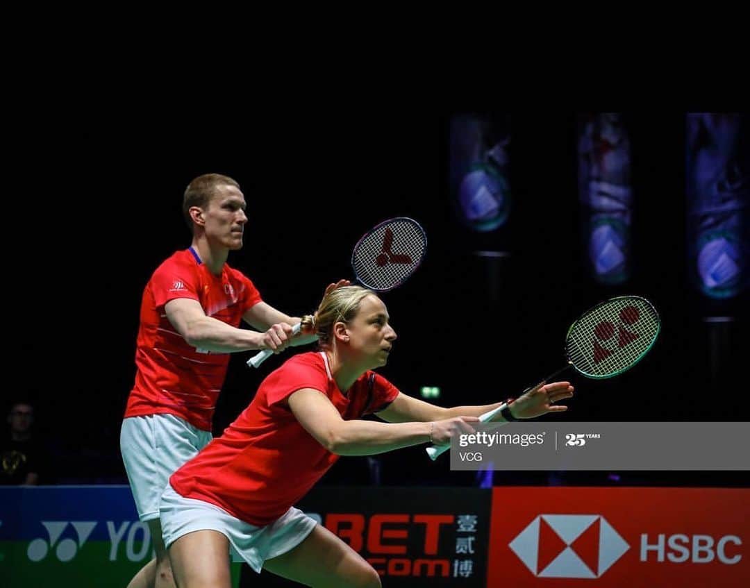 セレーナ・ピークのインスタグラム：「Patiently waiting to play badminton again 🏸🏸🏸」