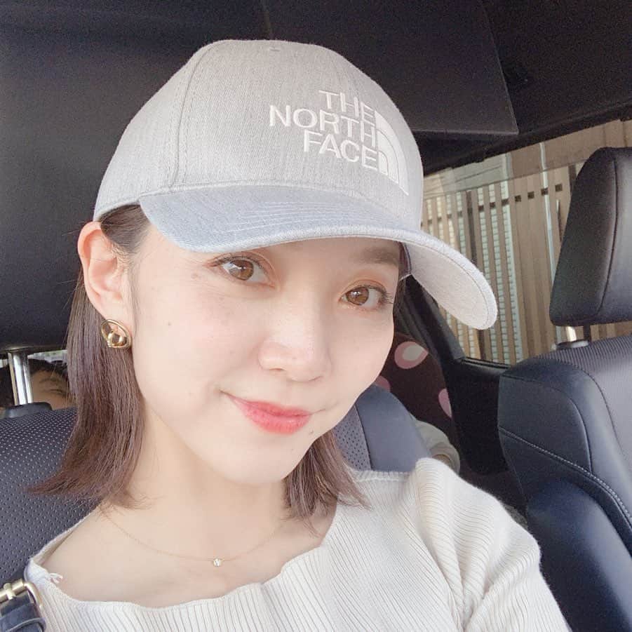 のインスタグラム：「#ネットで注文 したからどうかなぁ？と思ったけど、 グレーのようなブルーのような デニムのような… なんとも言えないカラーで凄くタイプ🧢🥰 落ち着いたら #公園遊び とかで大活躍しそう🤗🌿🌱 . . . #子供たち爆睡  #子供たち爆睡中  #くすみカラー  #キャップ女子  #キャップコーデ  #キャップ  #ノースフェイス  #ノースフェイスコーデ  #ノースフェイス女子  #ノースフェイスキッズ  #一目惚れで購入  @thenorthface  @thenorthfacejp」