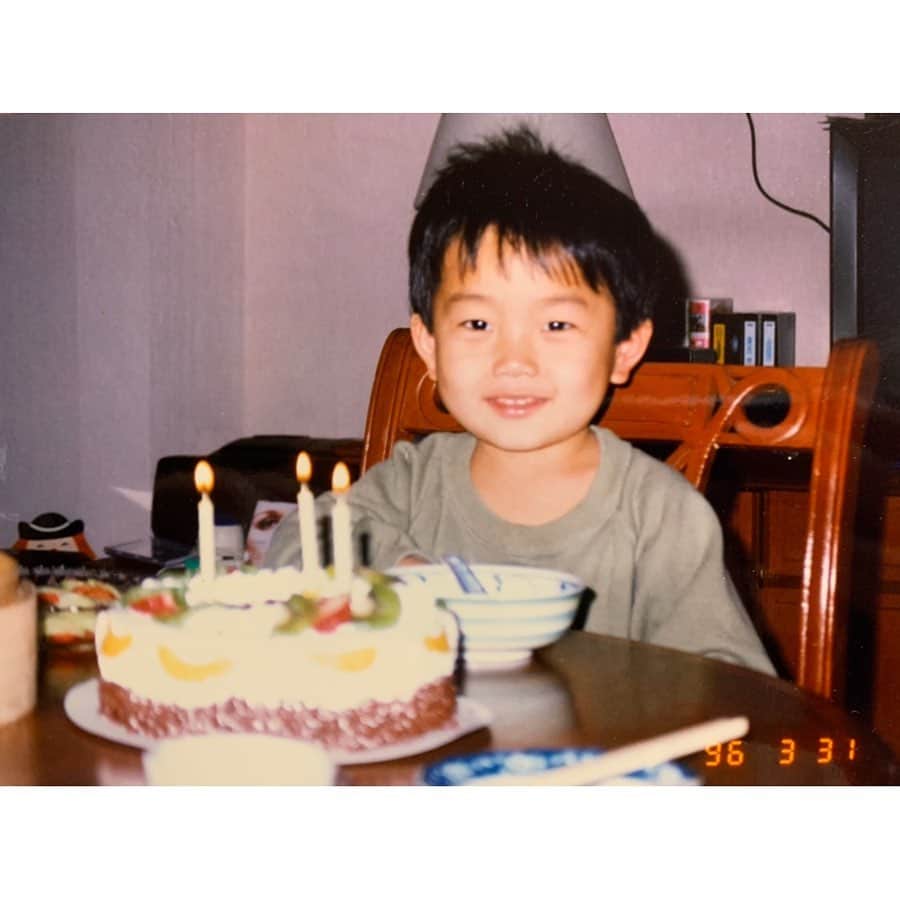 のインスタグラム：「尊敬するお兄ちゃんの誕生日🎂🎊 遼香のことを守ってくれて可愛がってくれるお兄ちゃん。それに甘えてこれからもたくさんワガママ聞いてもらお〜っと！！！ ・ #mybrother  #happybirthday  #似てないと言われたい #どんな時も味方でいてくれて #優しいお兄ちゃんなんです #喧嘩してお昼寝中に顔にカラシ塗られたことは一生許さないけどっ」