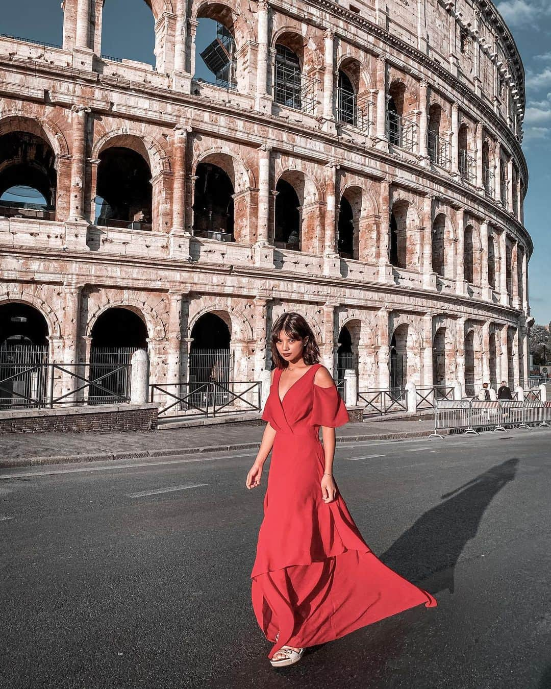 VIENNAさんのインスタグラム写真 - (VIENNAInstagram)「I miss this place..😩 ・ ・ ・ #colosseum#italy#rome#roma#colona#covid#like4like#follow4follow#followforfollow#travel#trip#diet#sexy#likeforlike#makeup#tagsforlikes#f4f#vsco#lightroom#コーデ#おしゃれさんと繋がりたい#ボブ#ダイエット#写真好きな人と繋がりたい#ローマ#イタリア#コロナ#コロッセオ」3月31日 21時30分 - viennadoll_official