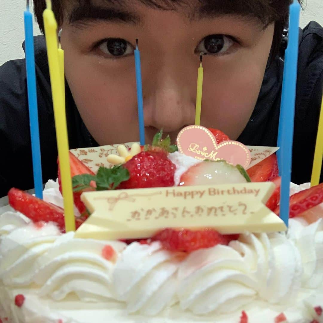 鈴木福さんのインスタグラム写真 - (鈴木福Instagram)「今日は母上の誕生日であり、中学生最後の日です！ 母おめでとう！  明日からは高校生！！ タンタンは小学生！  ということで自撮り特集  #鈴木福#中学生#最後#高校生#DK#自撮り#母上お誕生日おめでとう」3月31日 21時35分 - s_fuku_te