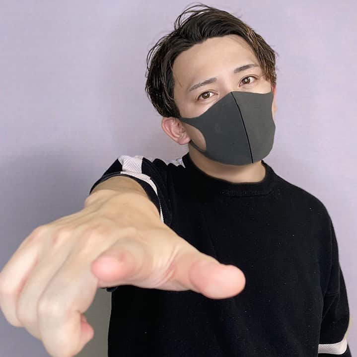 カブキンのインスタグラム：「サムネ用の高圧的な写真  #婚活 #婚活YouTuber #モテたい #脱童貞」