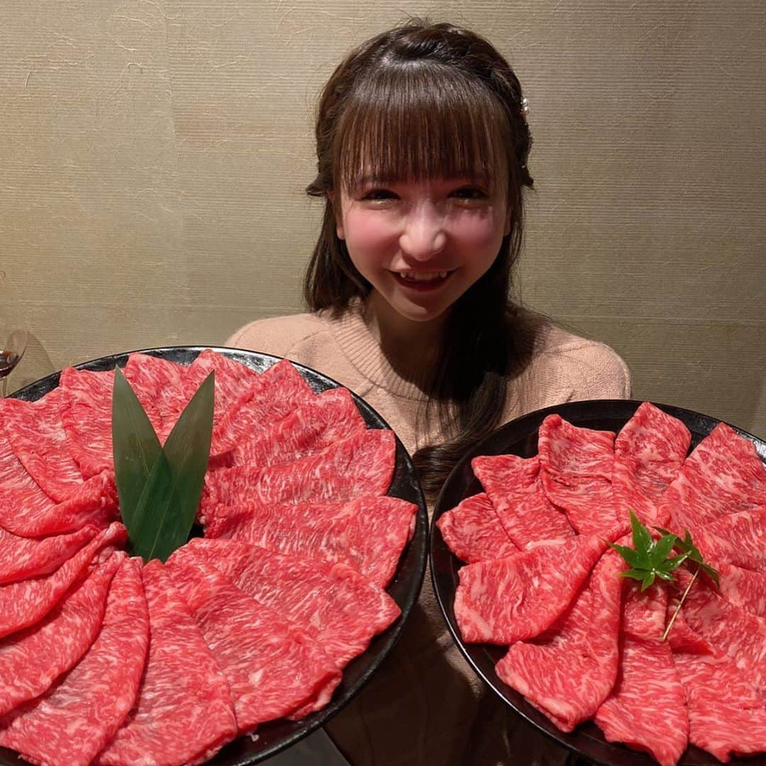 もえのあずきさんのインスタグラム写真 - (もえのあずきInstagram)「あか牛しゃぶしゃぶ&すき焼きの甲梅さんにご招待していただきました🤤💕熊本で感動したあか牛が東京でも食べられてうれしい🥰ふわふわメレンゲのすき焼きが超おすすめ！！ #あか牛#あか牛丼 #あか牛ひつまぶし#あか牛すき焼き#あか牛しゃぶしゃぶ #甲梅#ginzasix#レセプション#ニューオープン#pr#japanesefood #japanesegirl #japanesewagyu」3月31日 22時13分 - moeazukitty