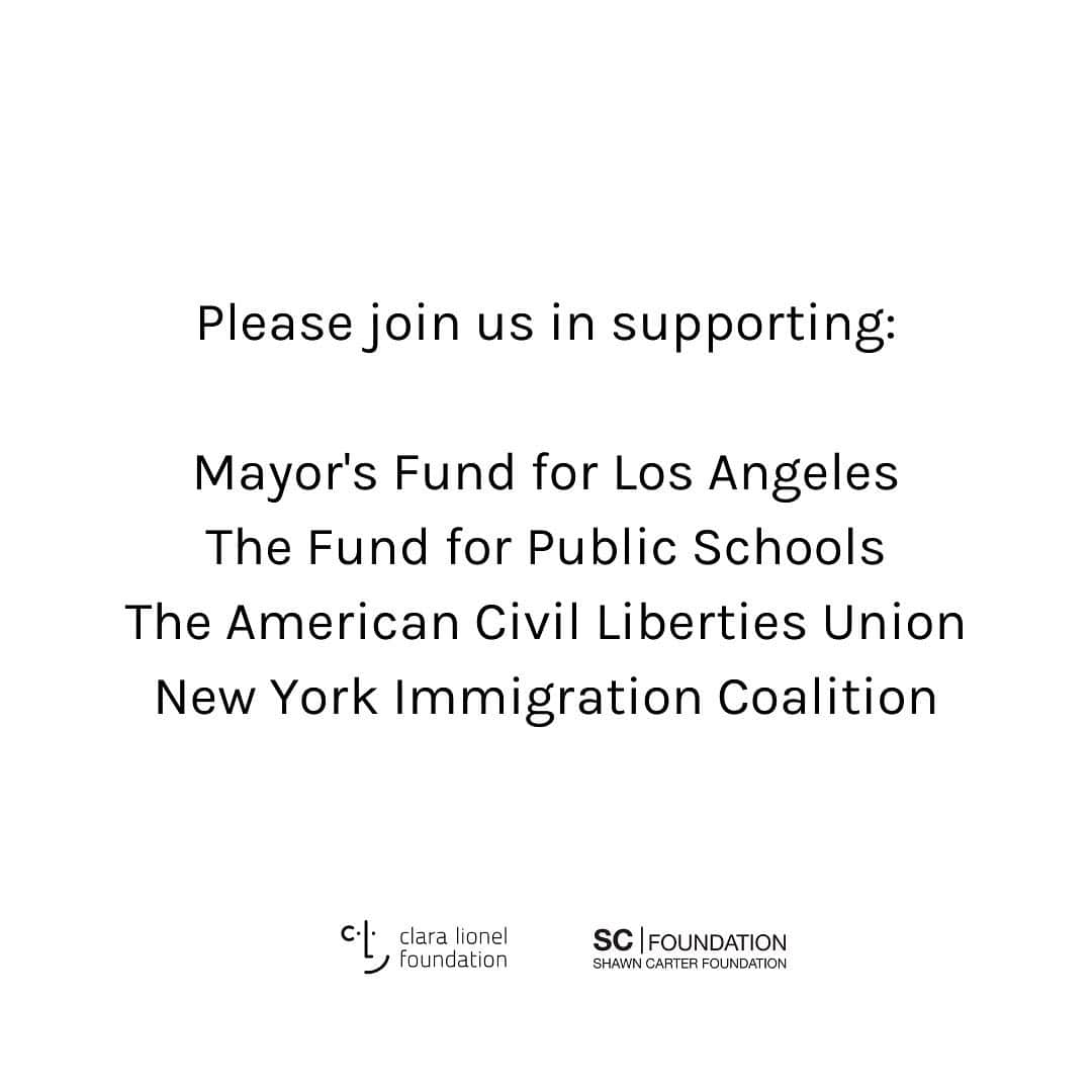 リアーナのインスタグラム：「#PullUp @claralionelfdn ・・・ A huge thank you to JAY-Z’s @shawncartersf for joining us in giving a combined $2 million to the #MayorsFundforLA #FundforPublicSchools @aclu_nationwide & @thenyic for COVID-19 response in support of undocumented workers, children of frontline health workers and first responders, and incarcerated, elderly and homeless people in the United States.」