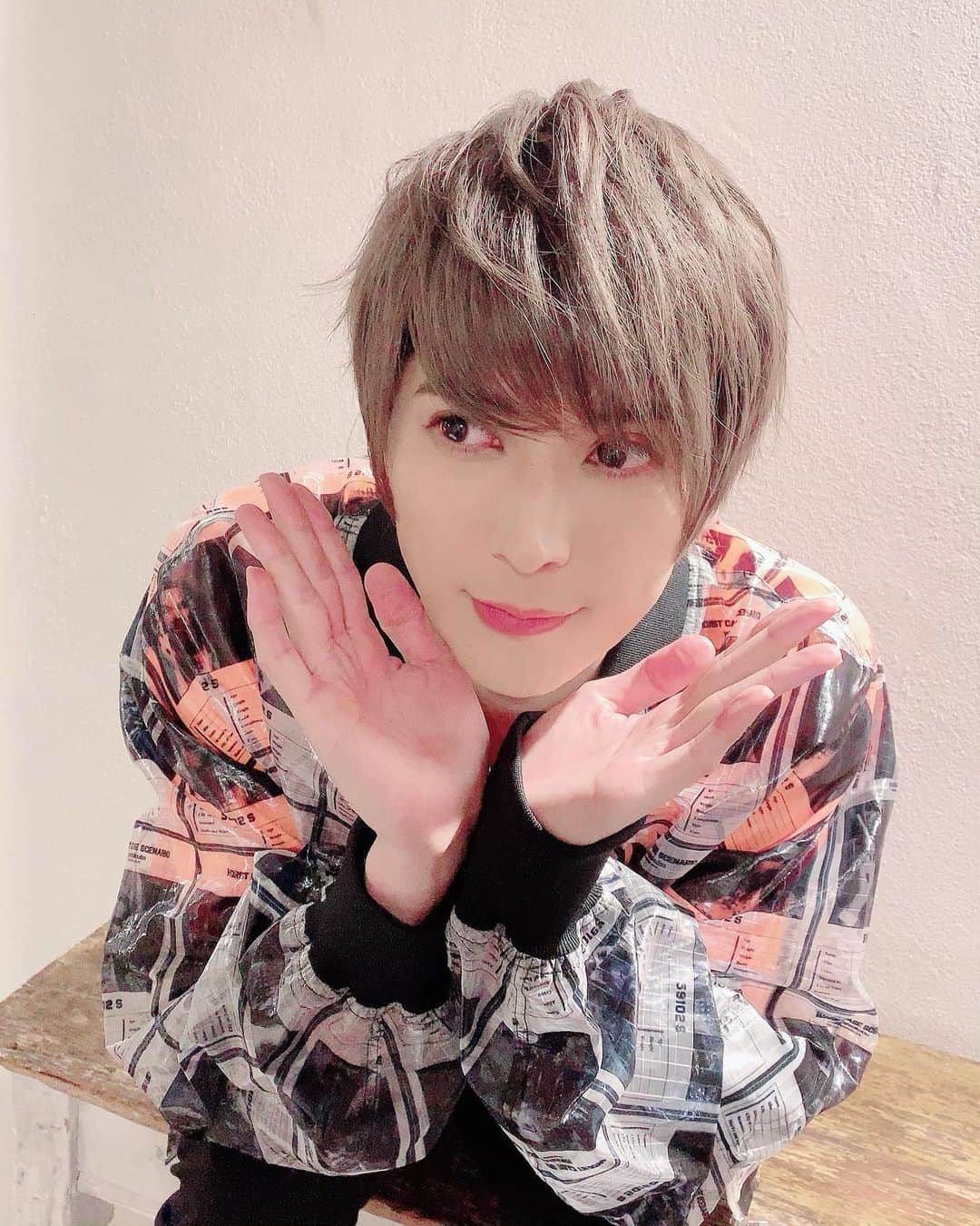 仲田博喜のインスタグラム：「#来月 #海外 #延期 #色々 #仕事 #なし  #明日 #エイプリルフール #世の中の #悲しみ #全部 #嘘だったら #これは #現実  #痛みを #乗り越え #再び #平穏を #取り戻す #しっかり #自粛  家にいれば、誰かを守れる。  #今年は #嘘 #おやすみ」