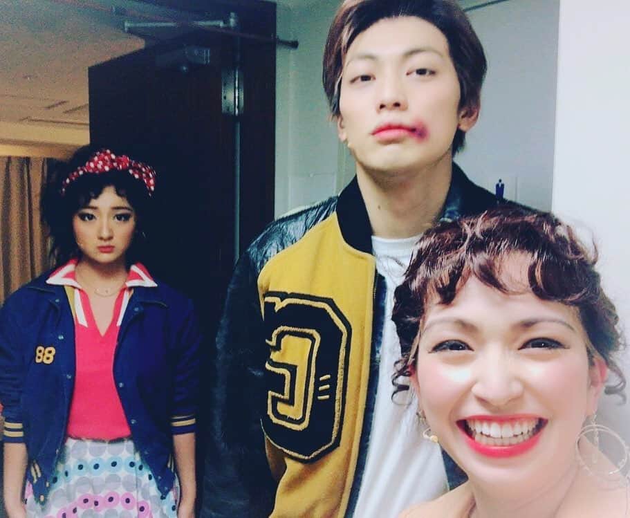 ダンドイ舞莉花のインスタグラム：「この写真好き。  #ホイッスルダウンザウィンド #whistledownthewind #wdtw #musical #theatre #tokyo #japan #memories #stayhome #emikosuzuki #keisukehigashi #鈴木瑛美子 #東啓介 #らぶ」