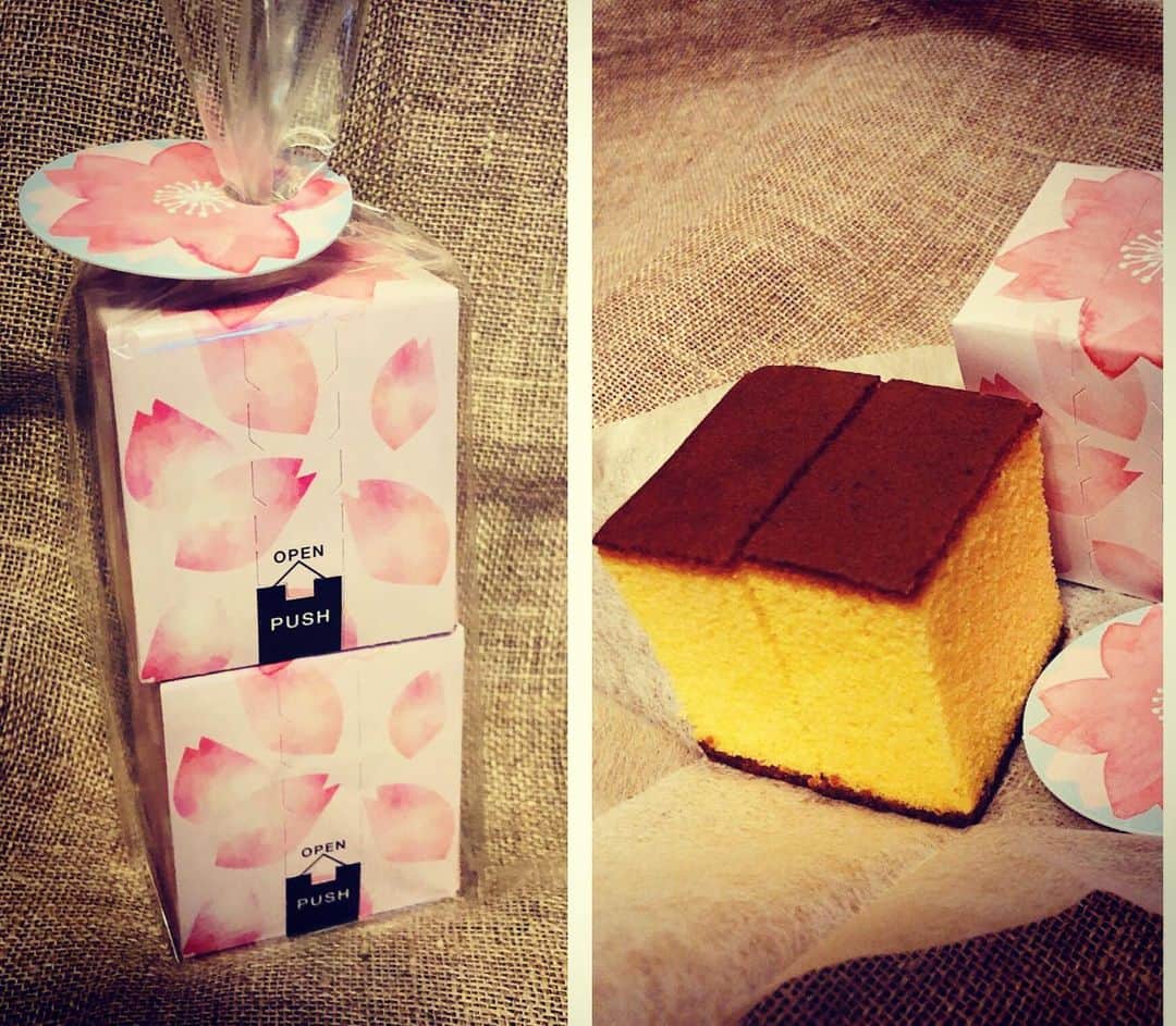 のインスタグラム：「カステラ美味しい！桜パッケージにも癒されます。コロナ関連のニュースに沈みがちな心にホッとするカステラのお味がしみました。佳子ちゃんありがとう😄😄😄 #桜柄  #カステラ  #堤信子」