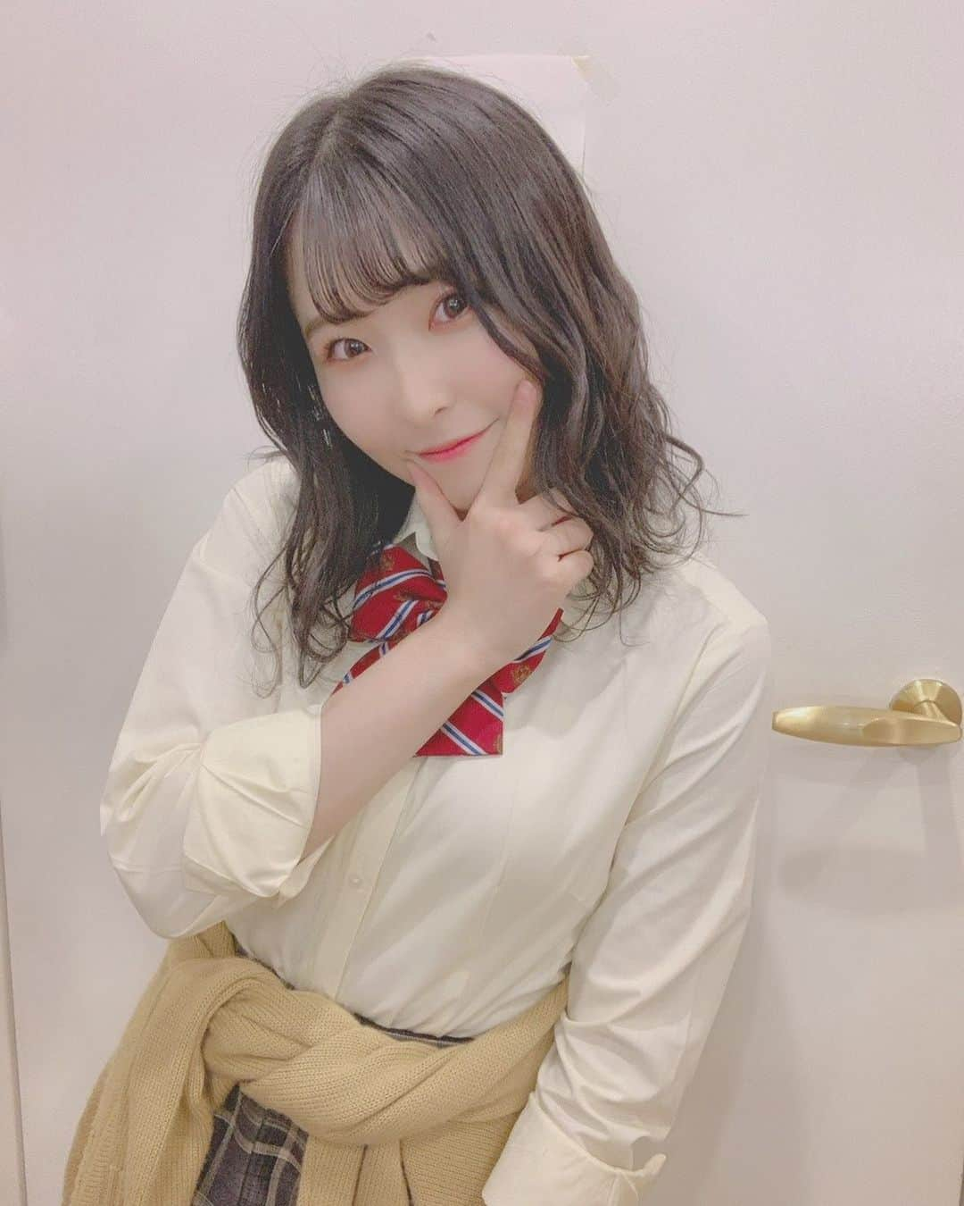 杉山愛佳のインスタグラム：「・ ・ ・ ・ #jk終了のお知らせ #jkブランド #jk終了 #ぴえん」