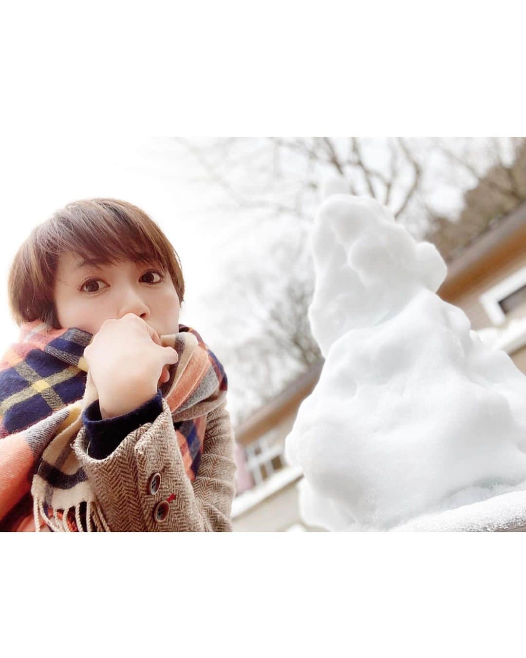 渡辺由布子さんのインスタグラム写真 - (渡辺由布子Instagram)「⛄️ ・ It snowed in Hakone, which is very strange for the end of March. Hope it gets warmer soon.  3月終わりだというのに、 思いがけず雪景色を見ることができた、 2週間前の箱根旅。 いよいよ春かしら。  #箱根　 #仙石原 #大涌谷　 #温泉旅行  #weekendgetaway  #snowman  #snowday  #Hakone #🇯🇵」4月1日 0時10分 - watanabe_yuko