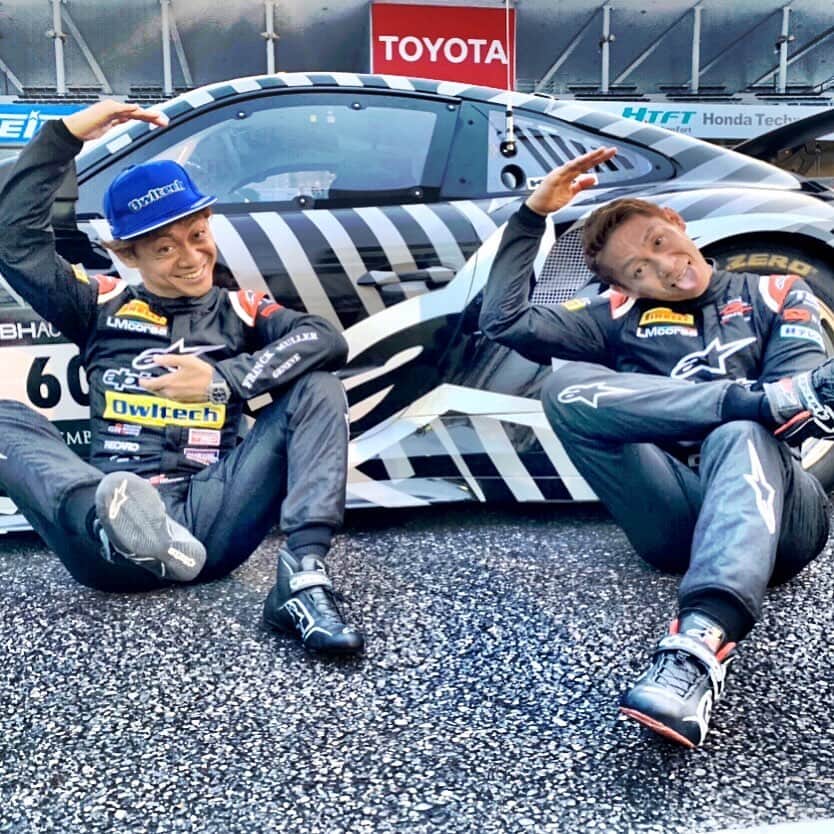 のインスタグラム：「本日4/1は脇阪薫一さん @shigekazu_41_wakisaka の誕生日㊗️ おめでとう！ これからも貴方らしく✋️ #happybirthday #alpinestars」