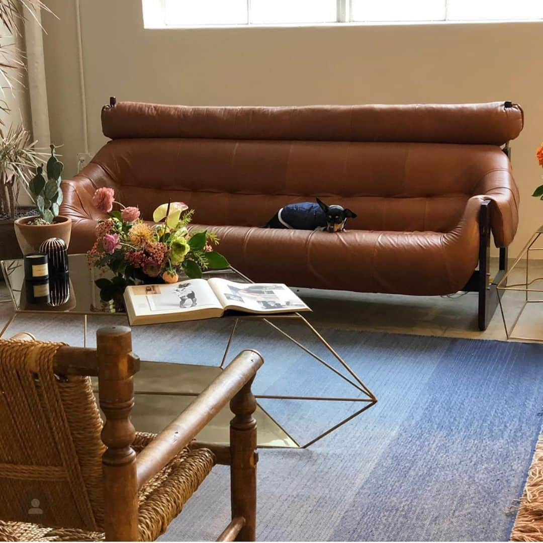 motherdenimさんのインスタグラム写真 - (motherdenimInstagram)「Dreaming Of Our Showroom Right About Now 💭| via @leafcassis」4月1日 0時36分 - motherdenim