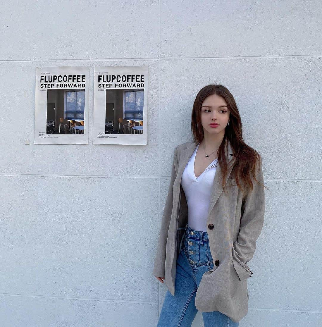 Elina 엘리나 (エリナ) さんのインスタグラム写真 - (Elina 엘리나 (エリナ) Instagram)「⏳」4月15日 20時19分 - elina_4_22